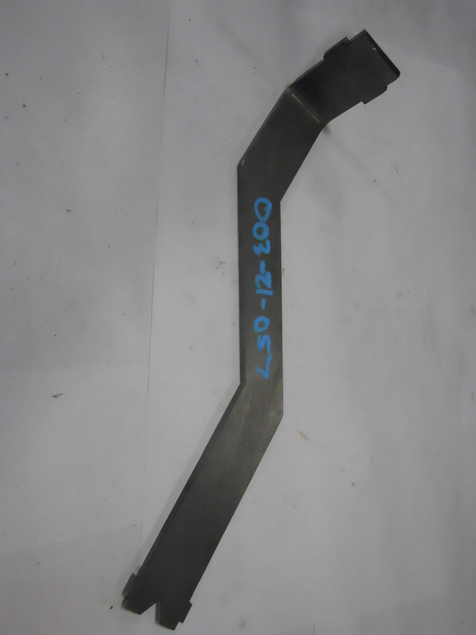 MOTOR MOUNT UNDERSIDE -R