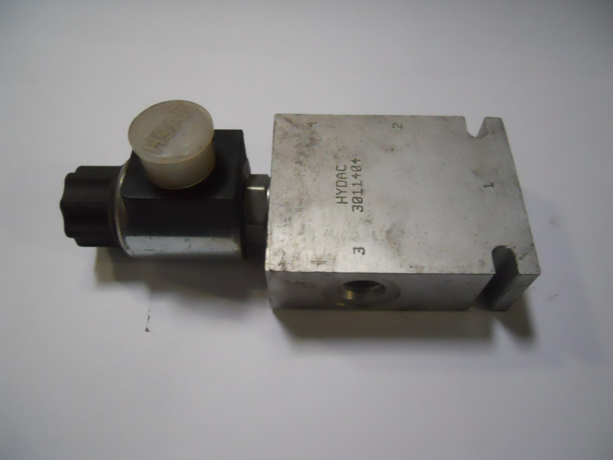VALVE HYDAC 2P/4W NO 5 GPM