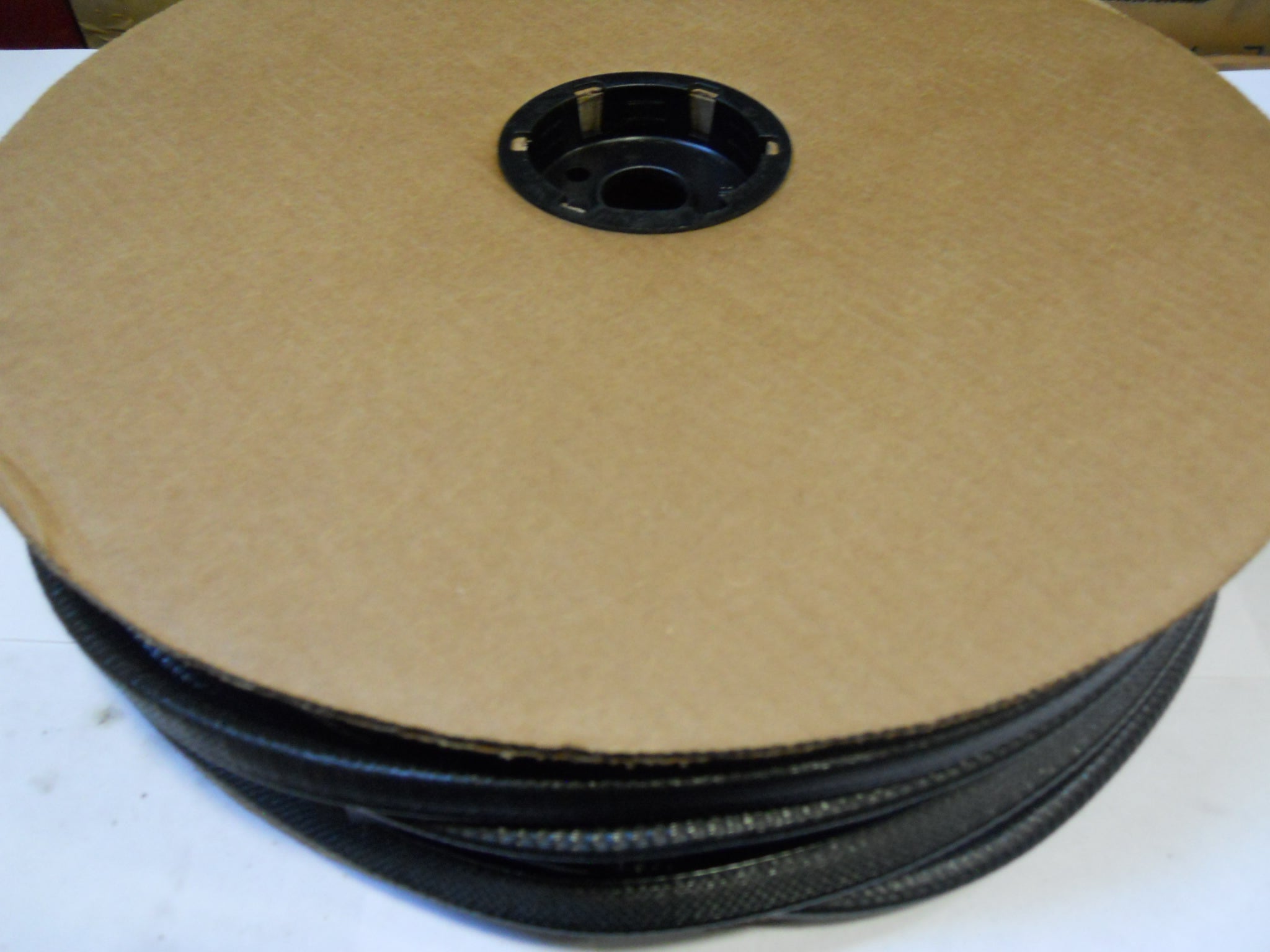 TRIM,EDGE PUSH ON TBL SS74