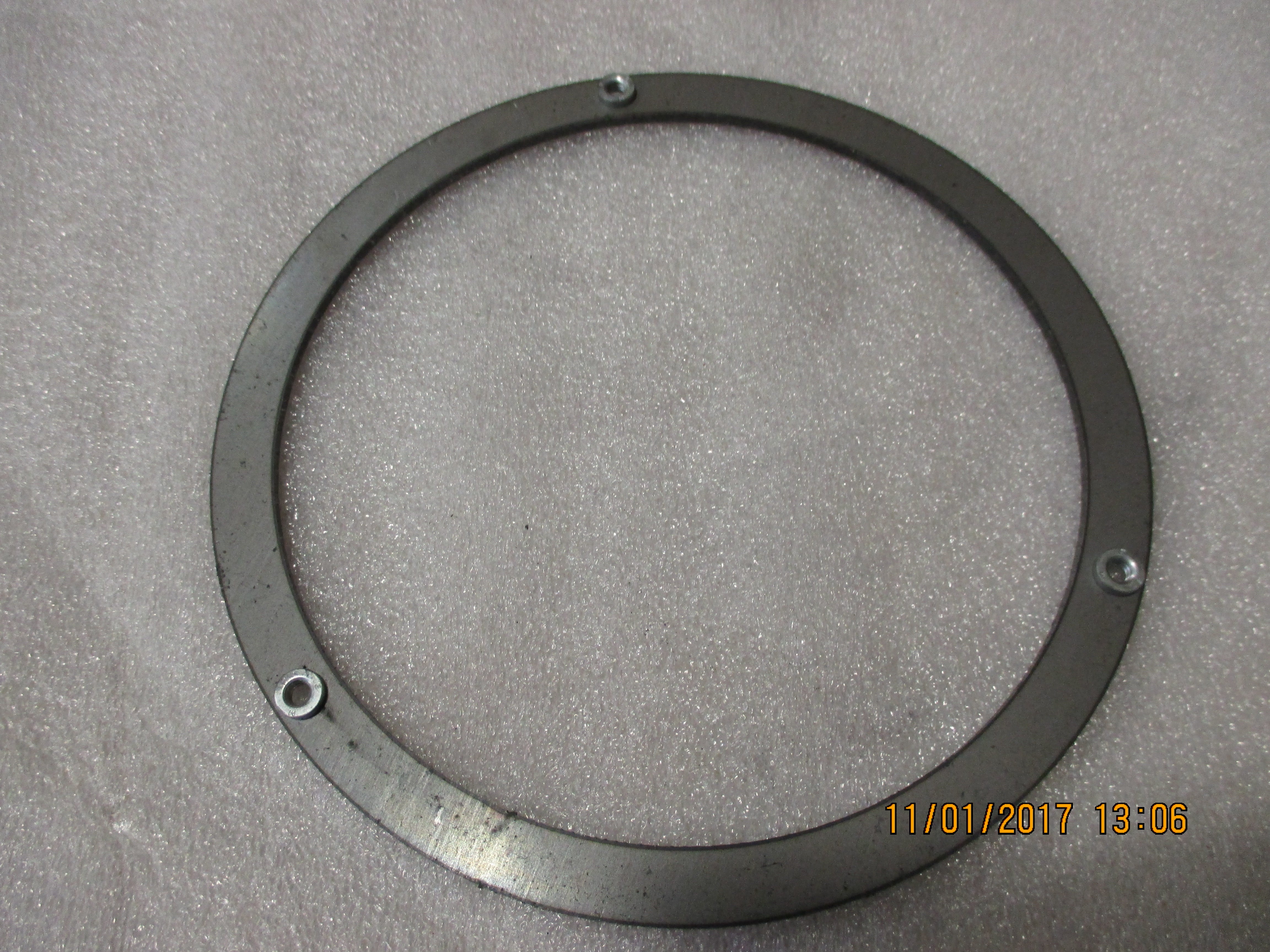 LARGE GAUGE RING WITH PEMS