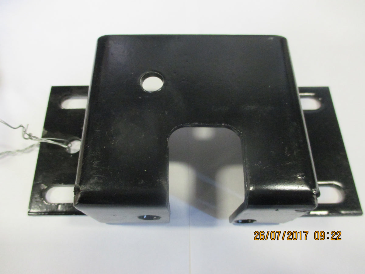 DOOR LATCH MOUNT – Shop Fecon