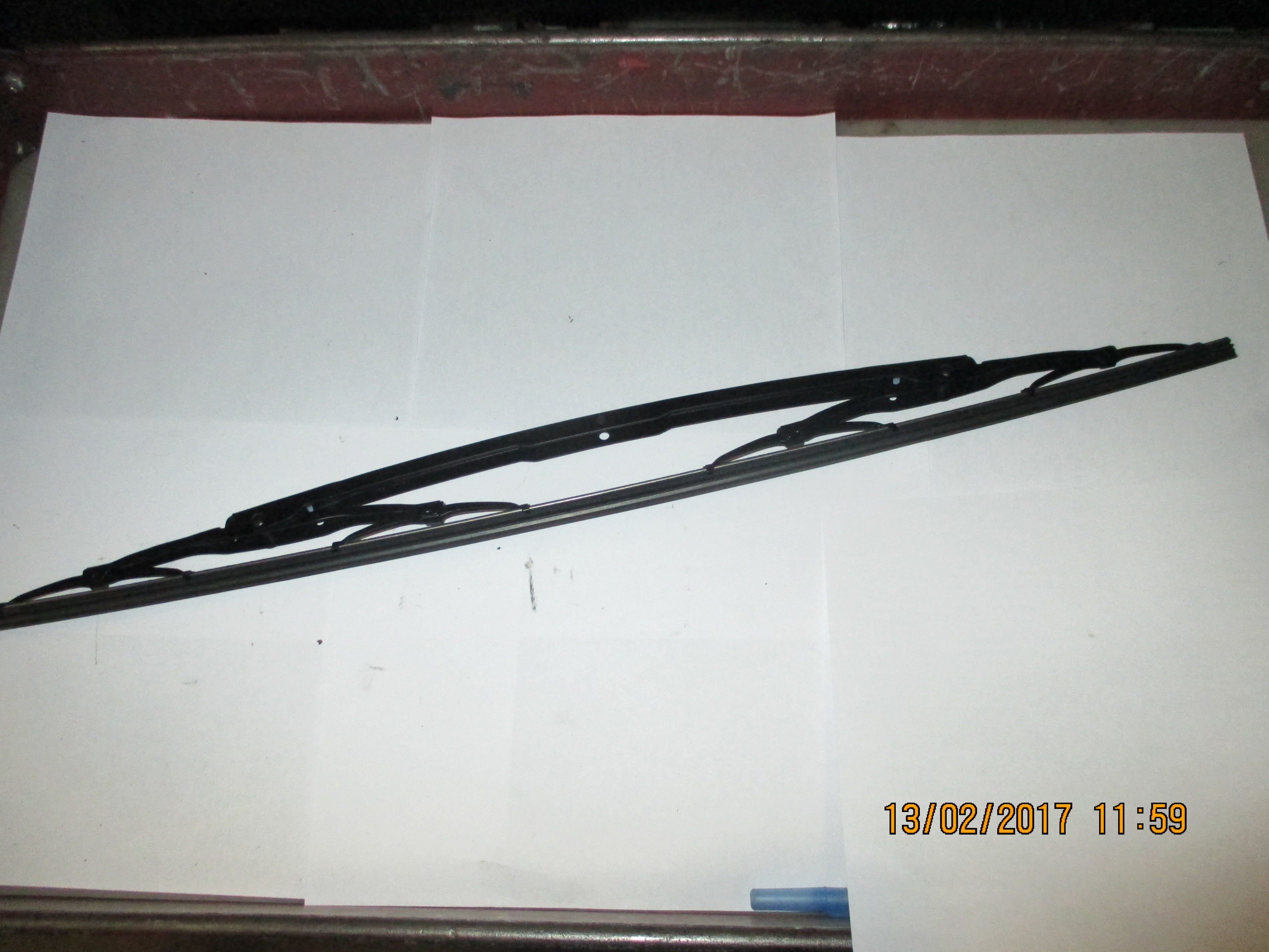WIPER BLADE