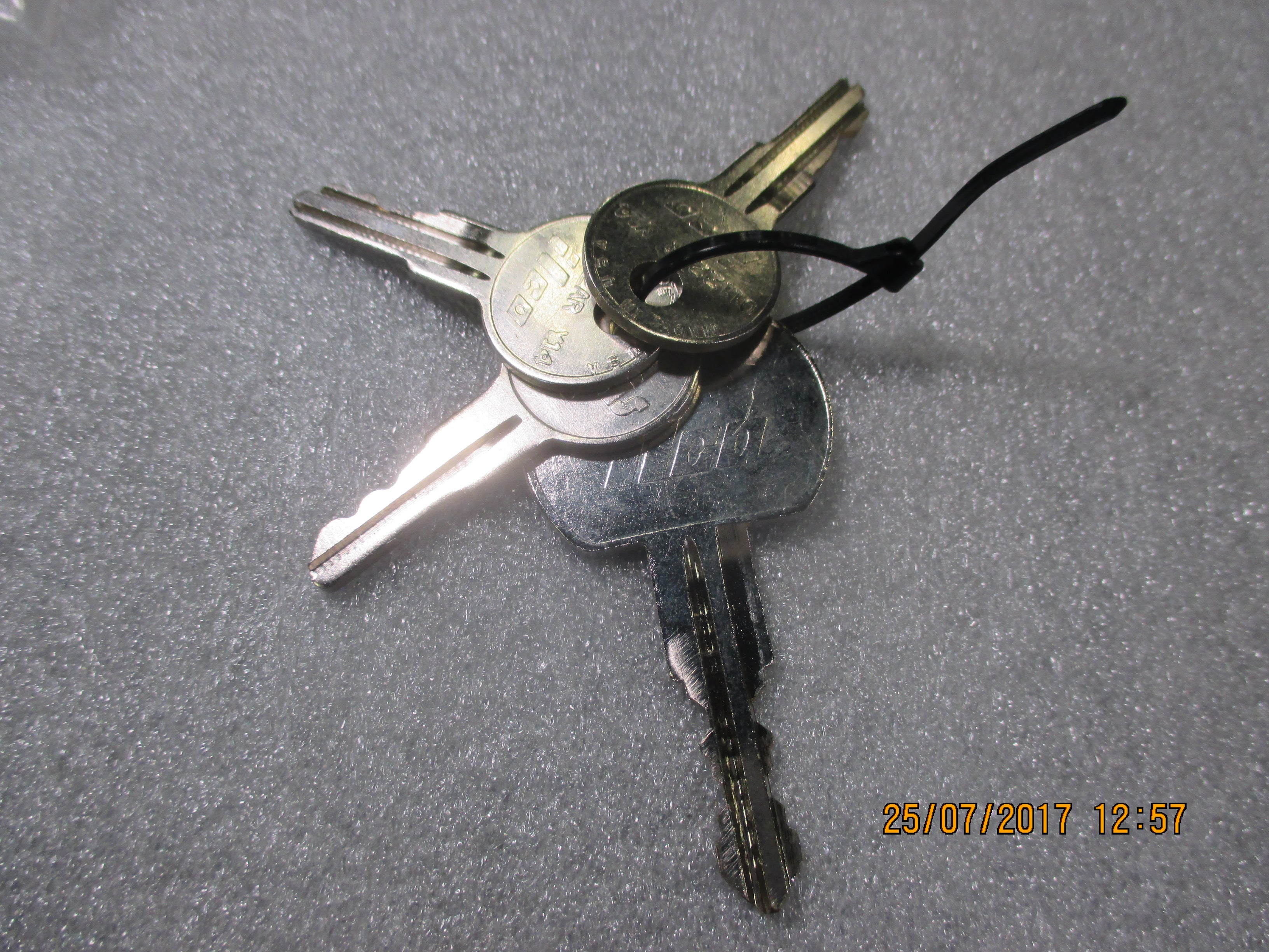 KEY SET (4)