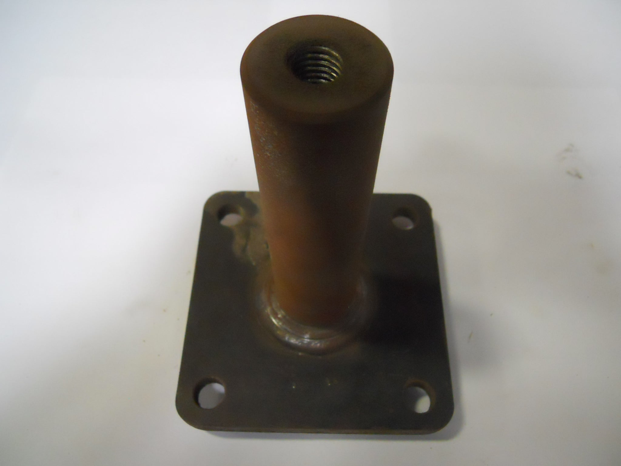 TENSIONER PIVOT MOUNT MACH