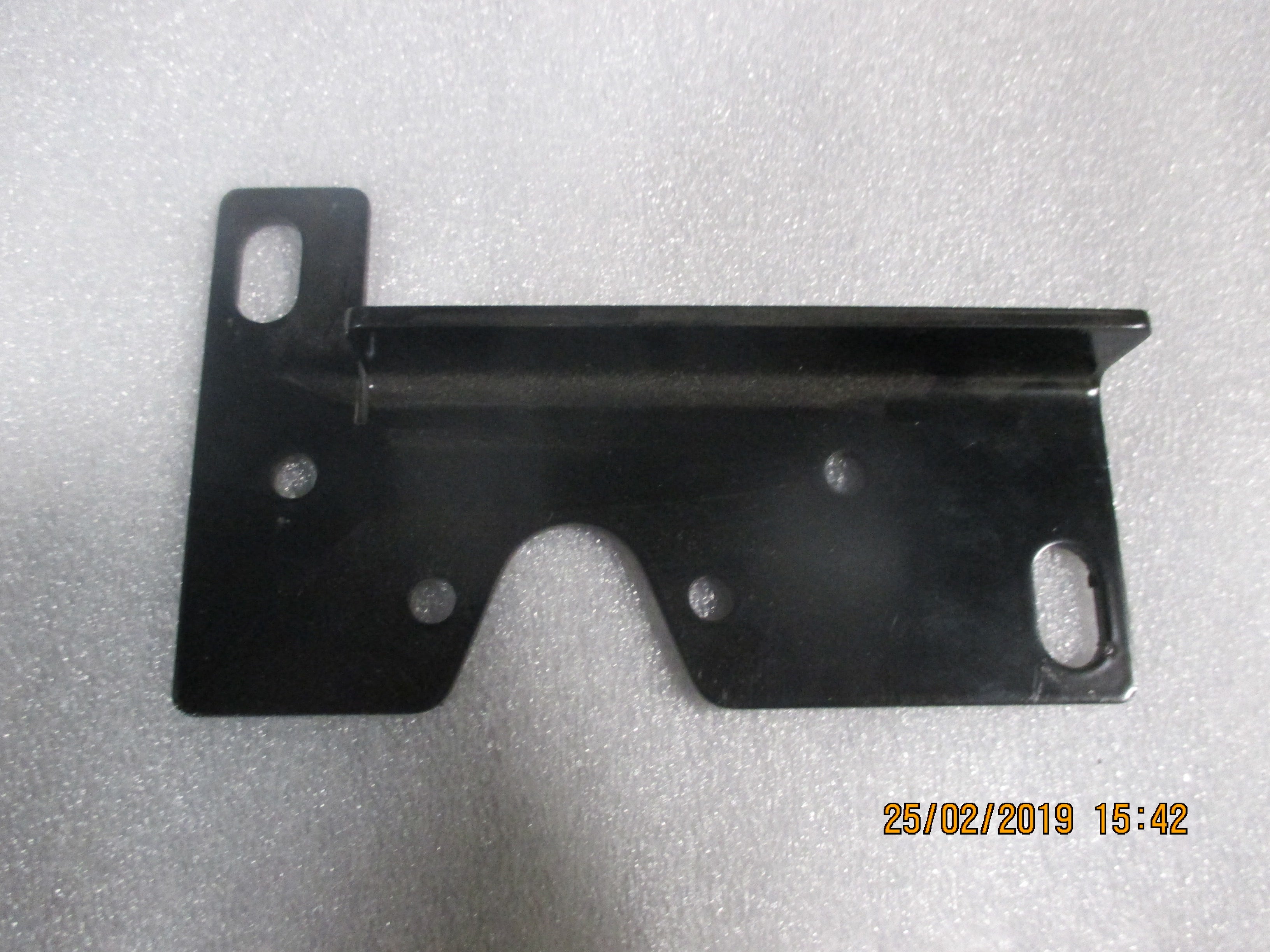 LATCH MOUNT, REAR HOOD LEFT