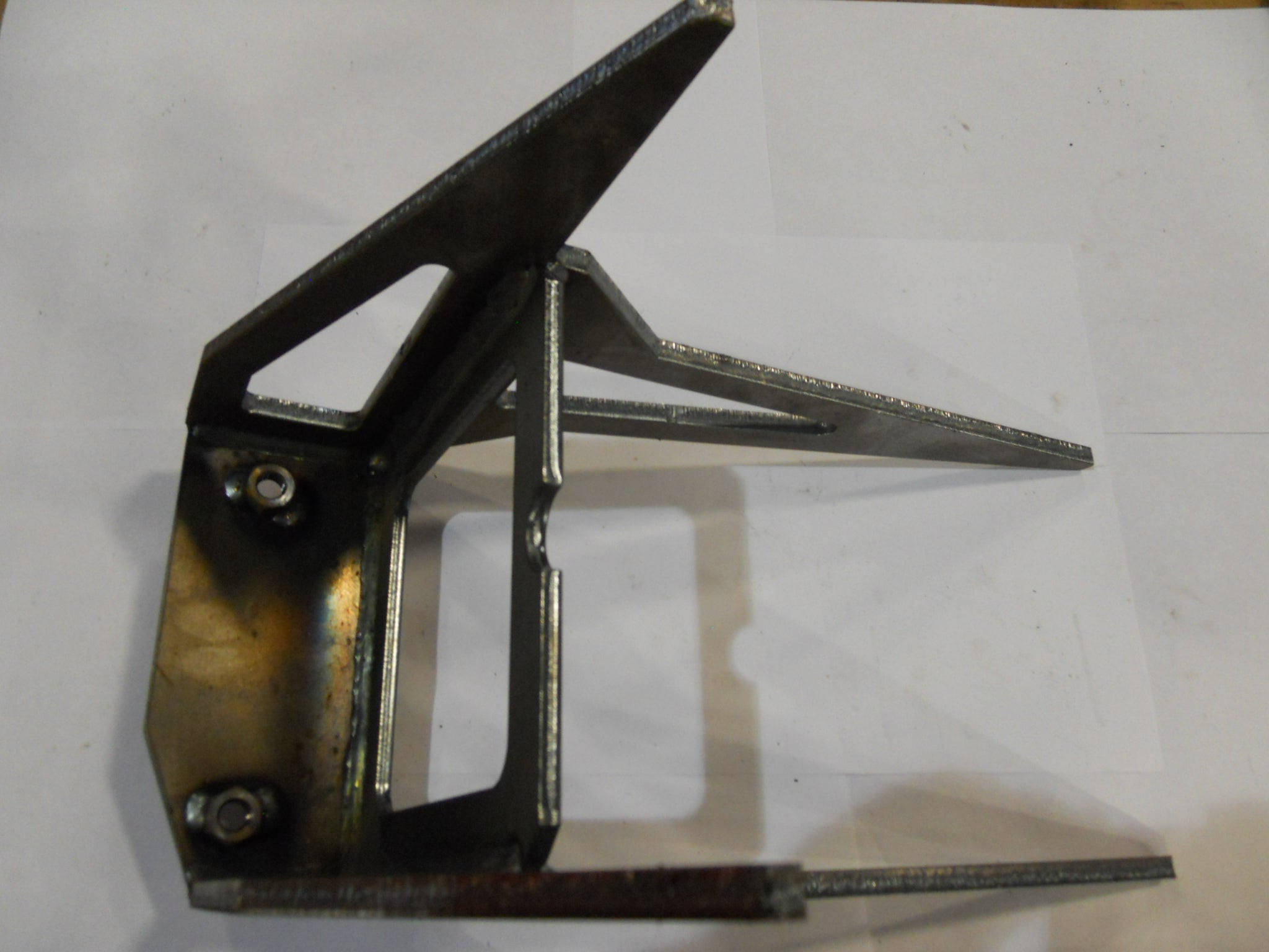 REAR ENGINE FRAME MOUNT LH