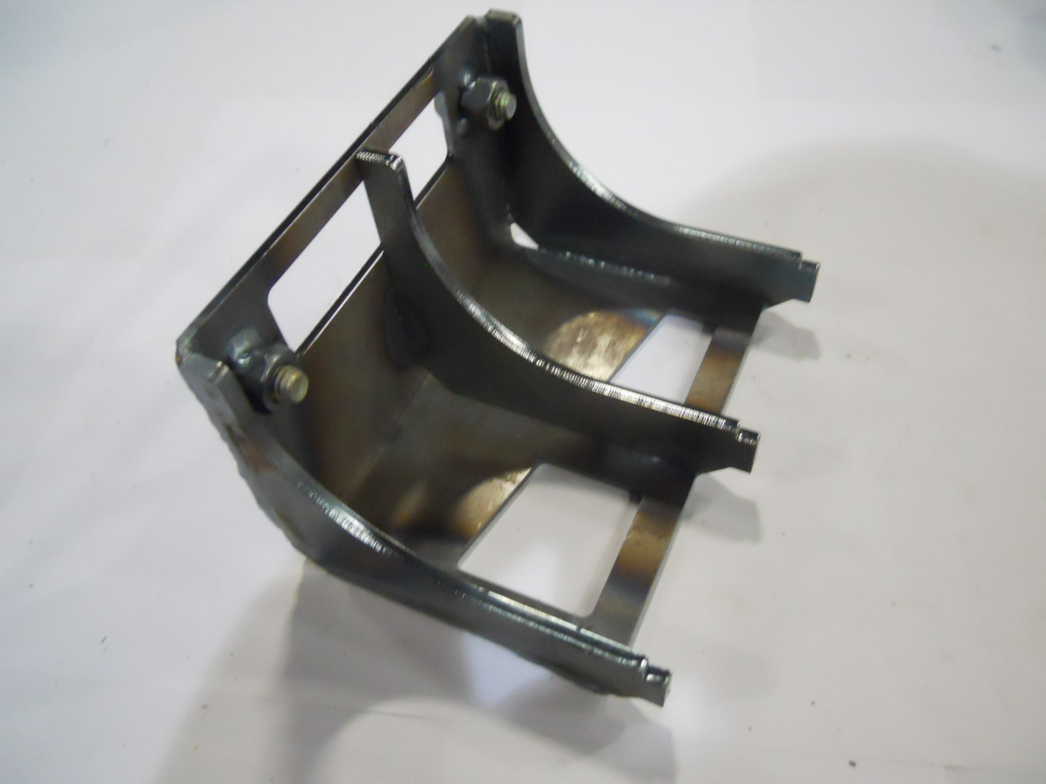 GAS SPRING MOUNT, FRAME LEFT