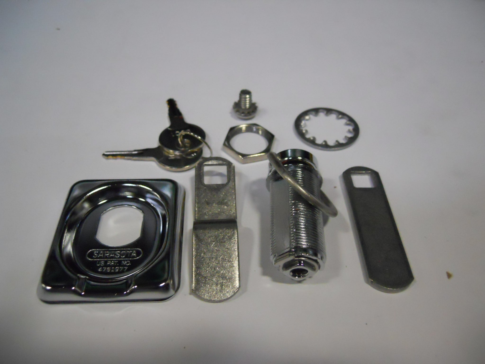 RECESSED-RING CAM LATCH