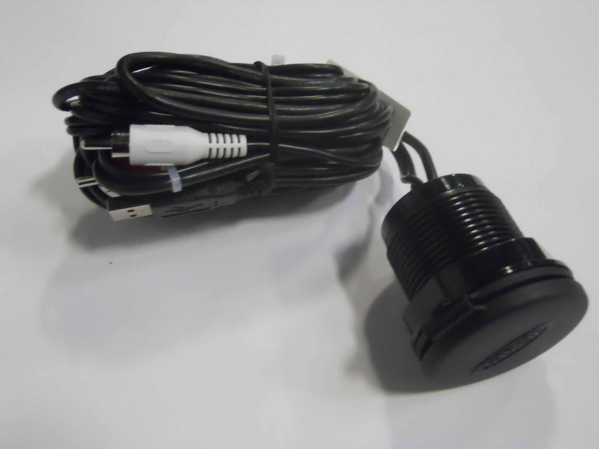 USB AND 1/8" AUX INPUT JACK