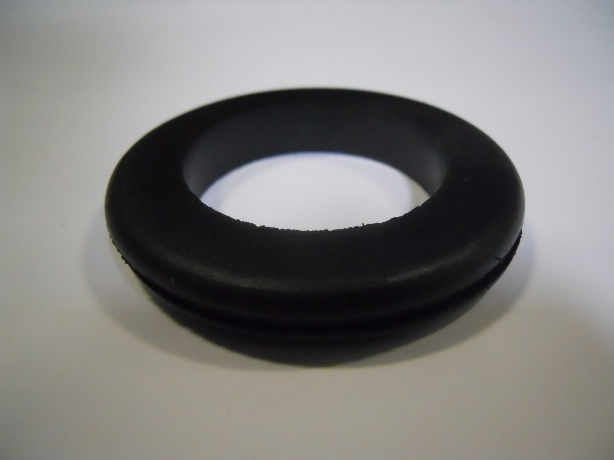 GROMMET RUBBER 1-1/2" ID