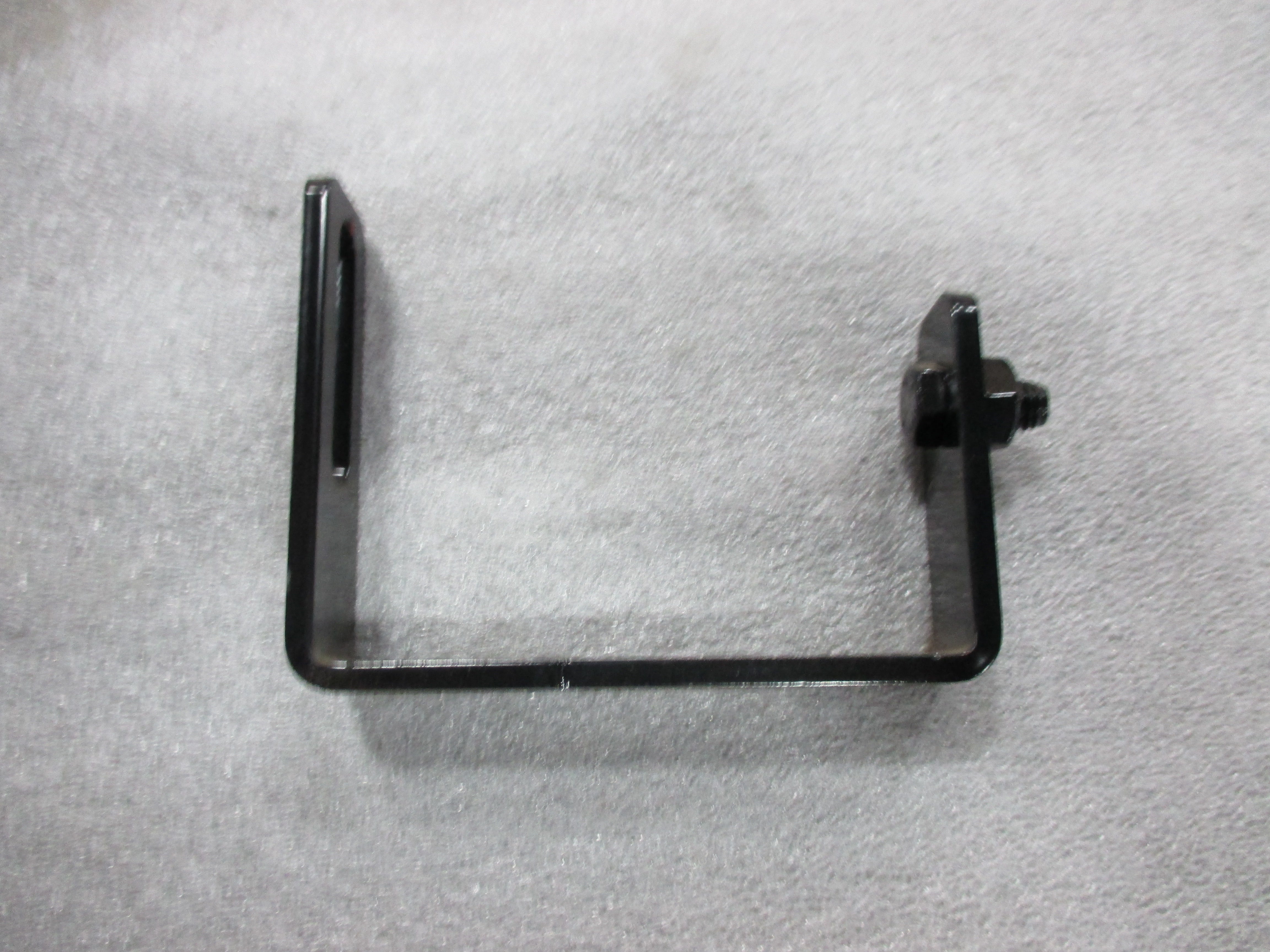 MOUNT CAC OUTLET CLAMP