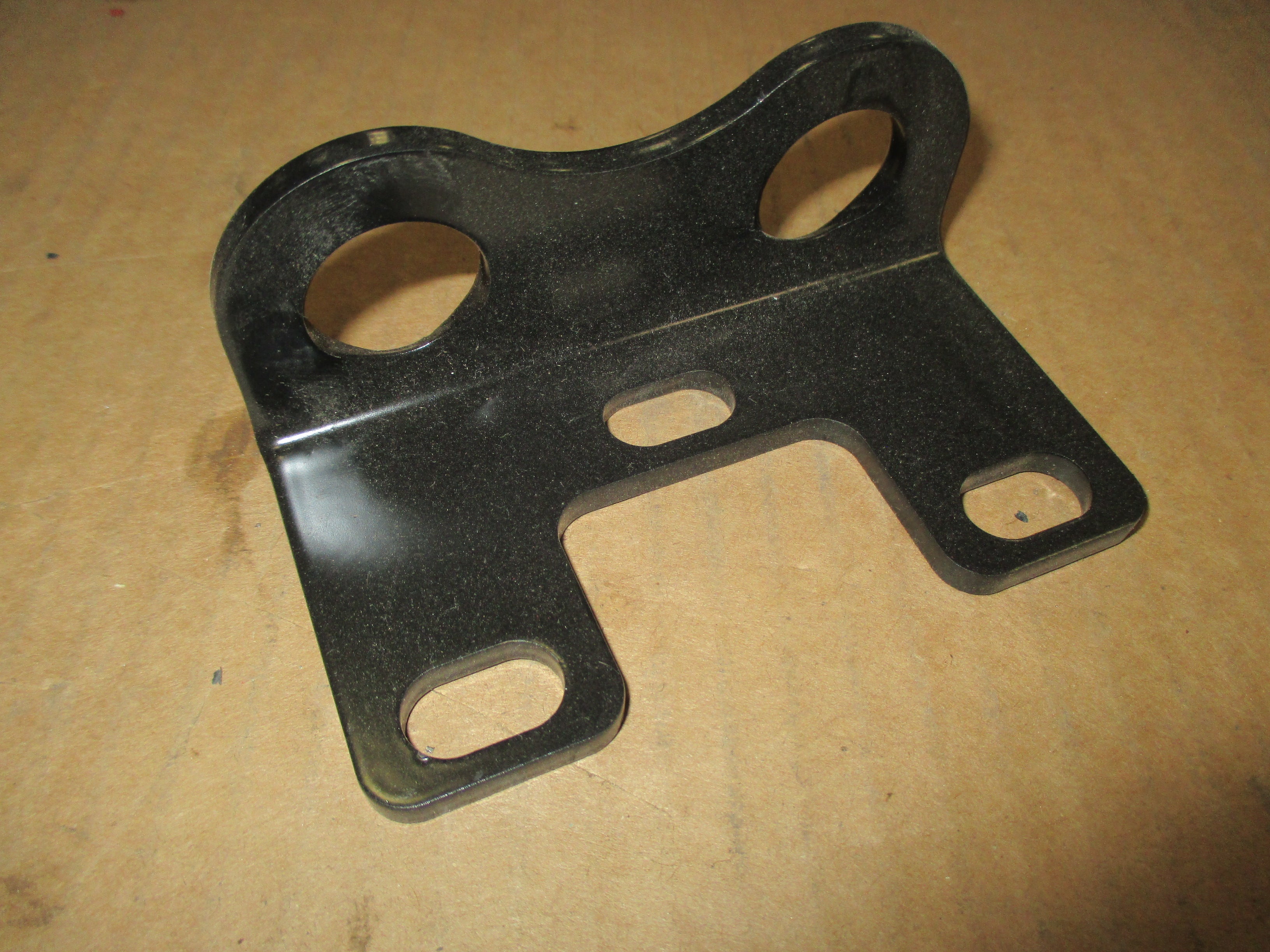 MOUNT TUBE TILT RIGHT LOADER ARM