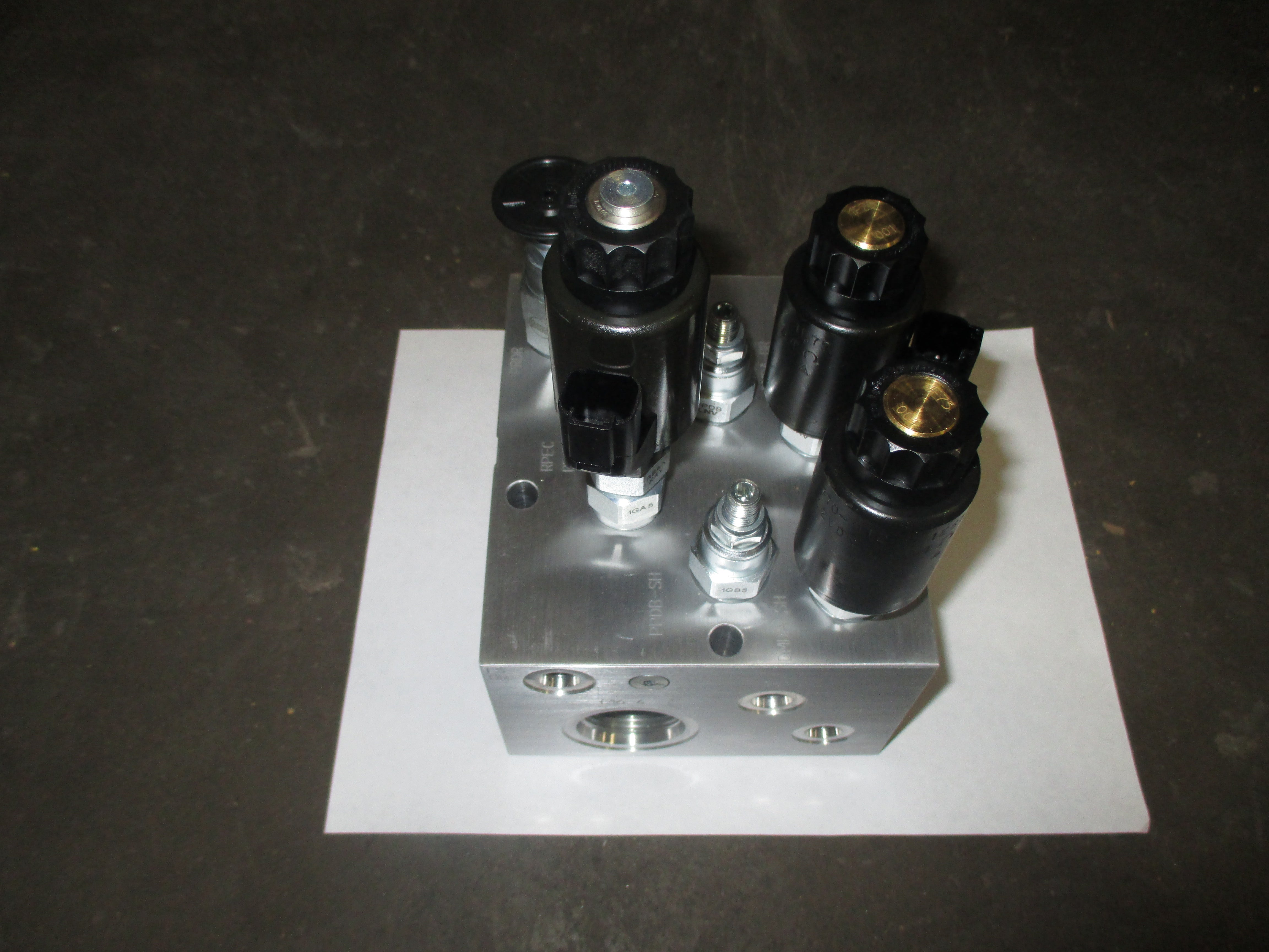 MANIFOLD ASM FAN BRAKE SHIFT PILOT