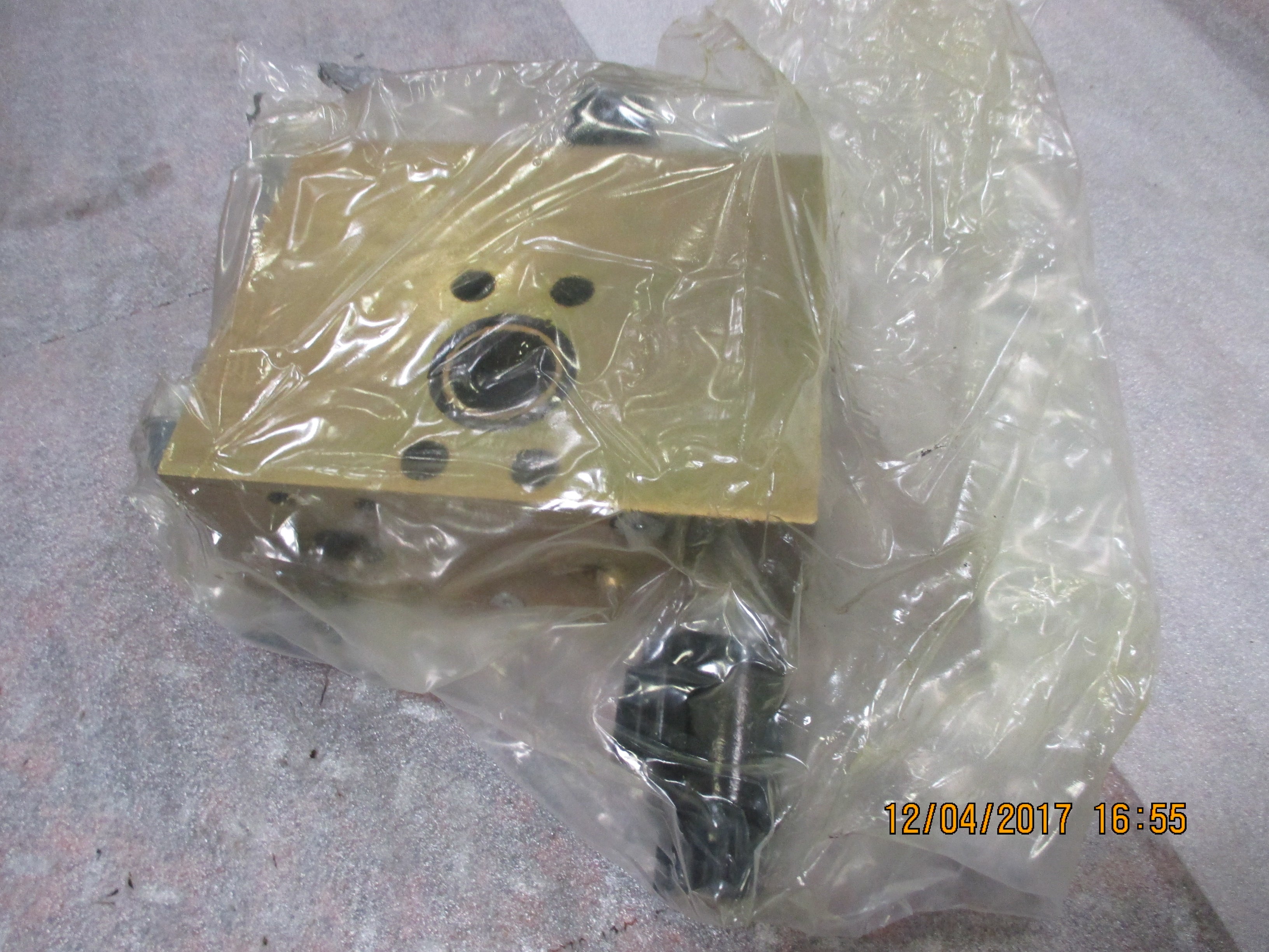 MANIFOLD ASM HEAD BYPASS CONTROL