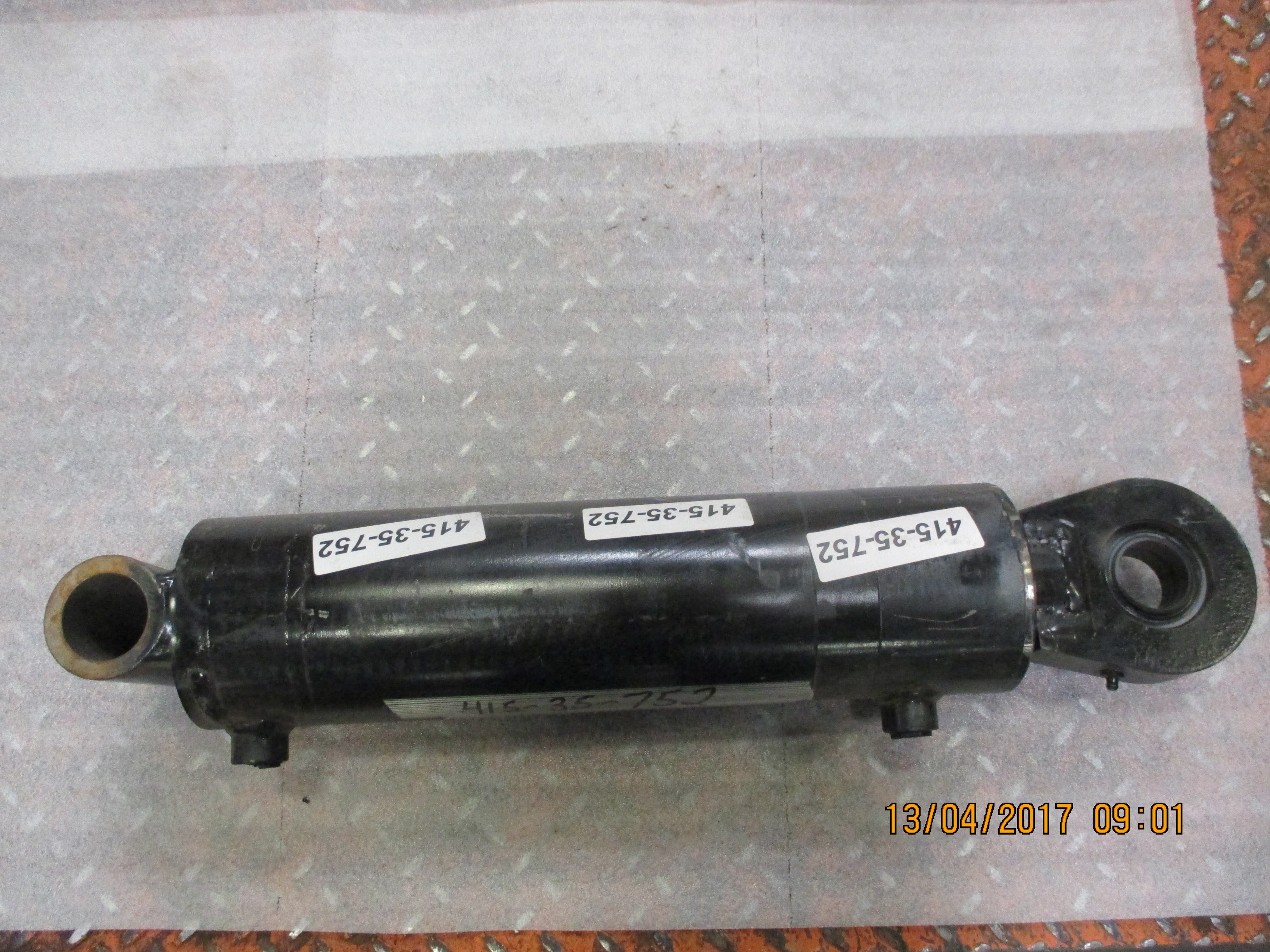 TILT CYLINDER(SN PRIOR TO:0FTX290010114)