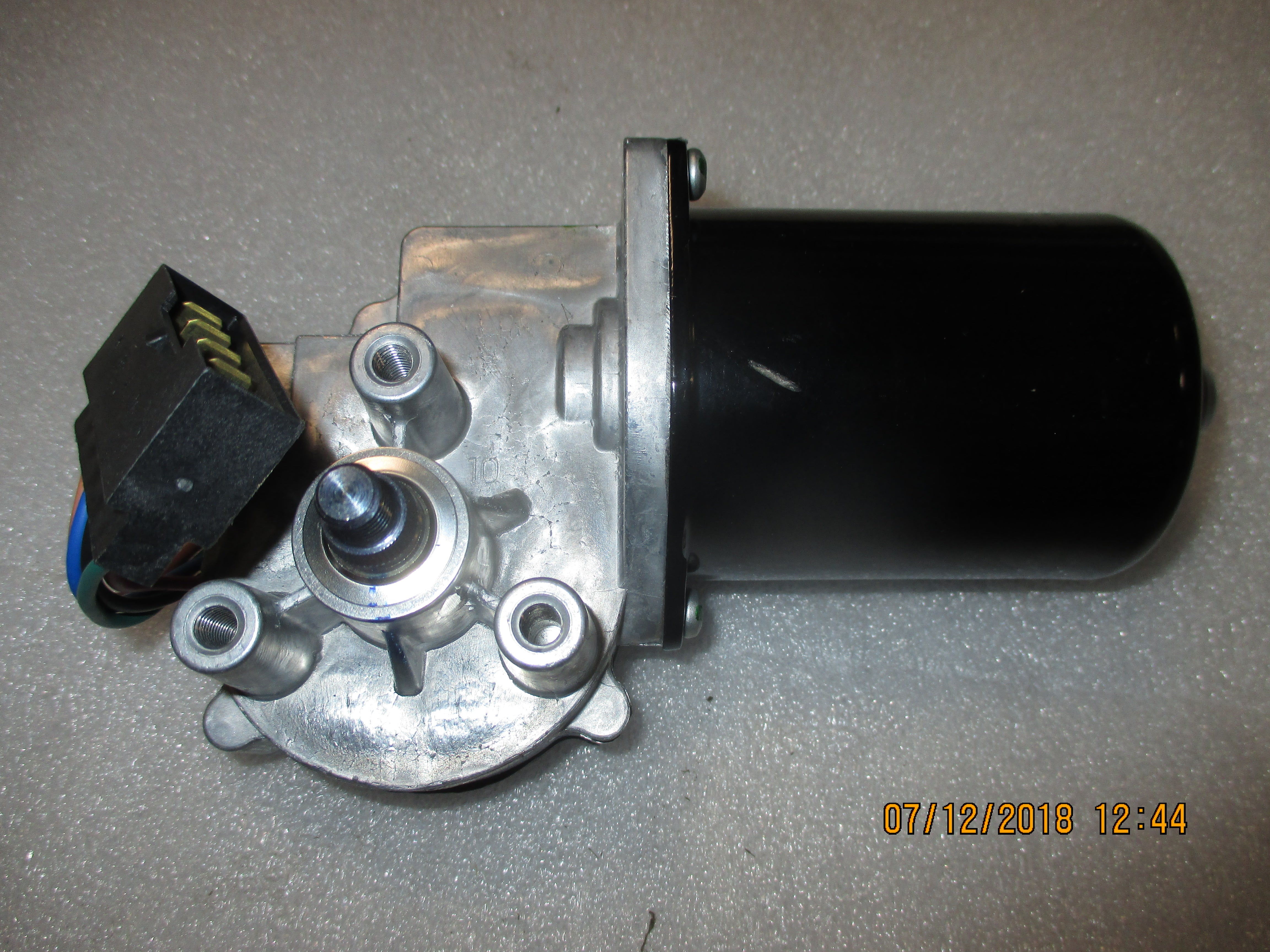 WIPER MOTOR