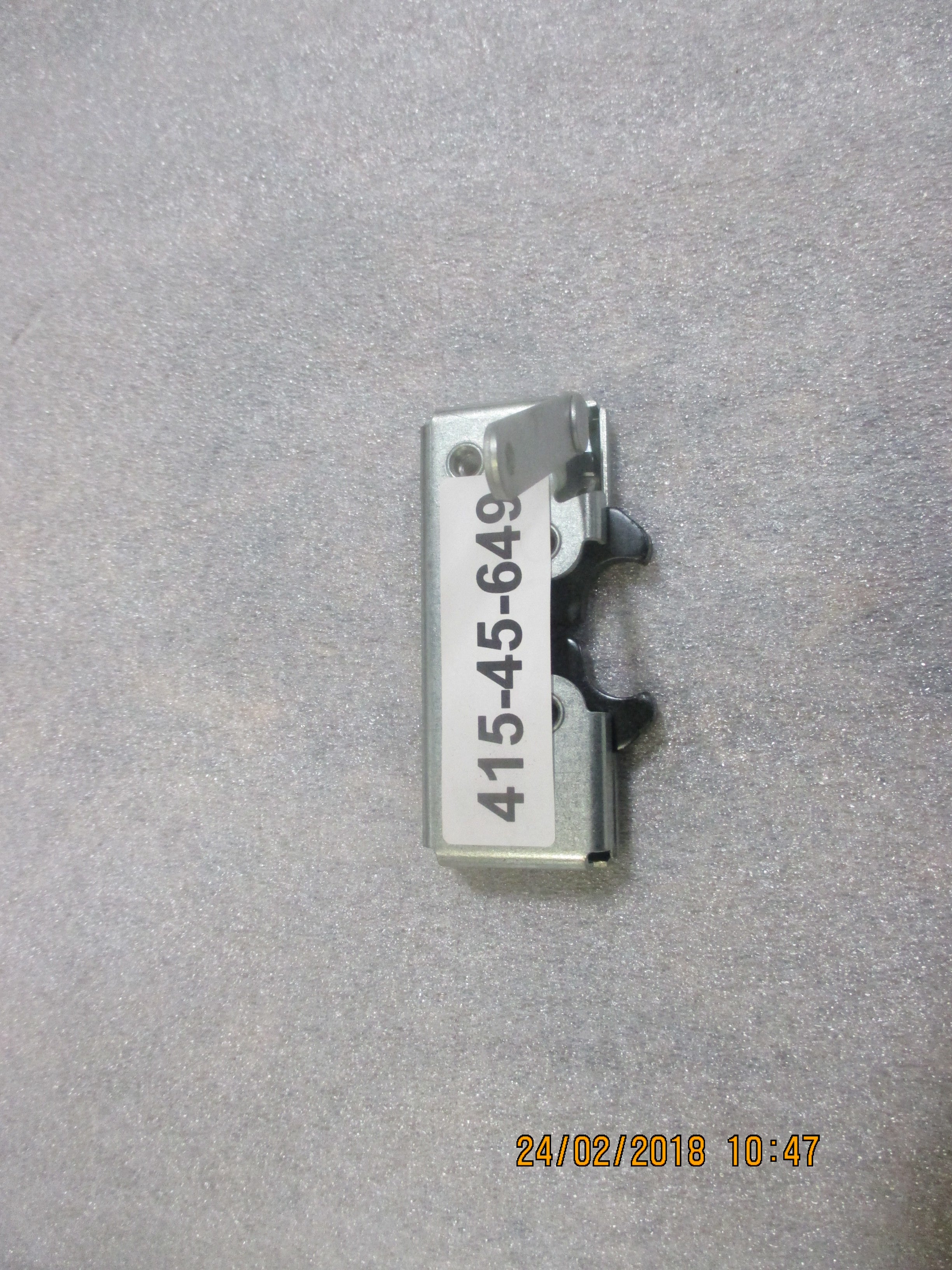 ESCAPE LATCH (LEFT)