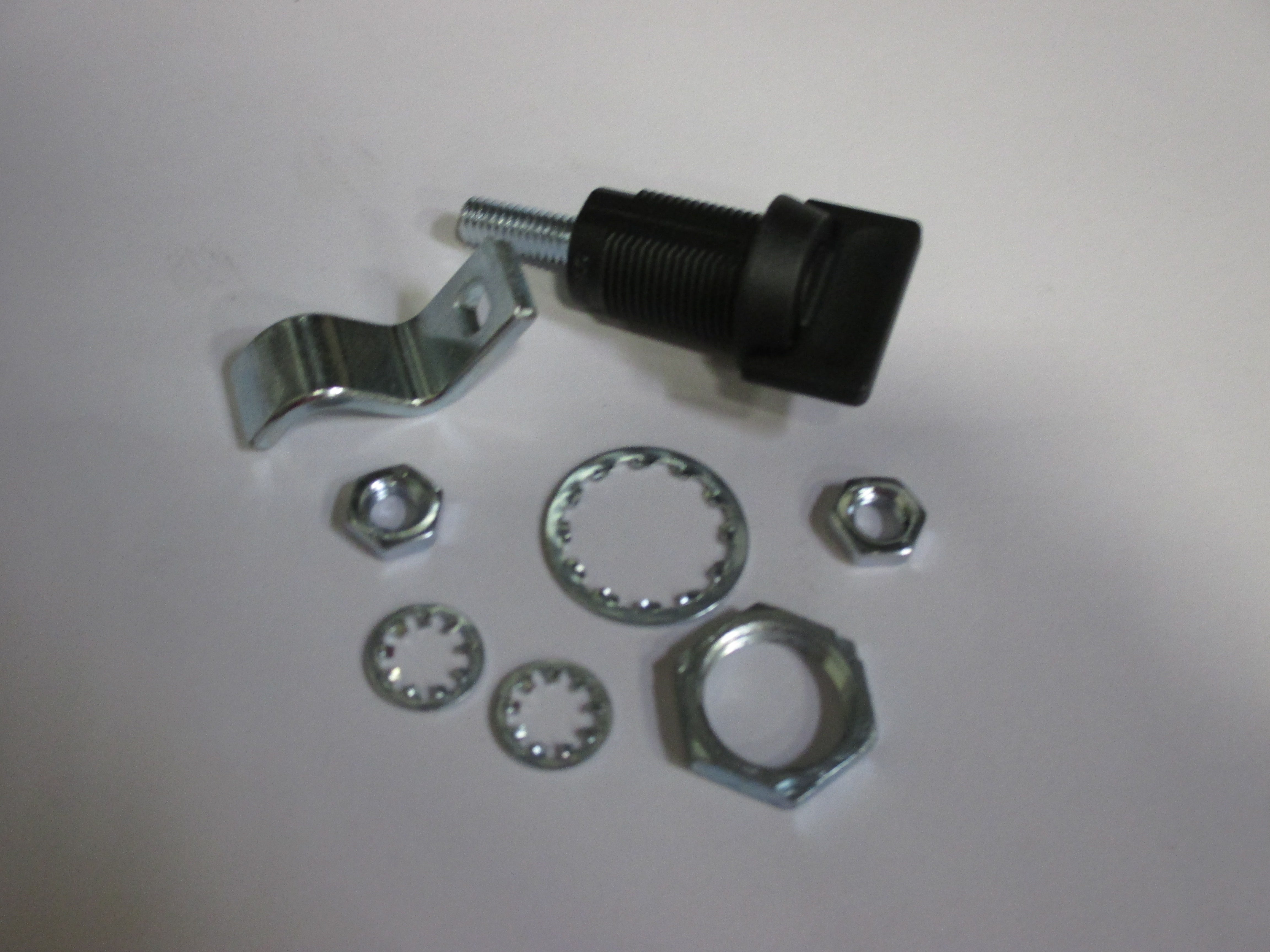 LATCH, ACCESS DOOR, WINCH