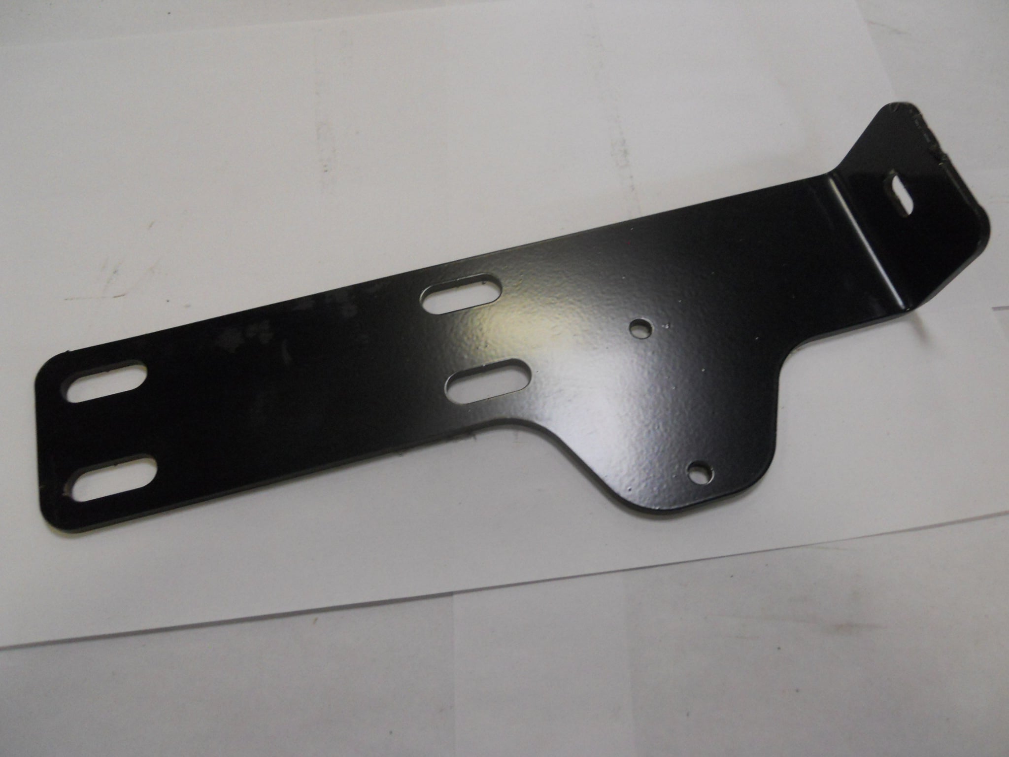 MOUNT PLATE, THROTTLE CYL/FUEL PUMP