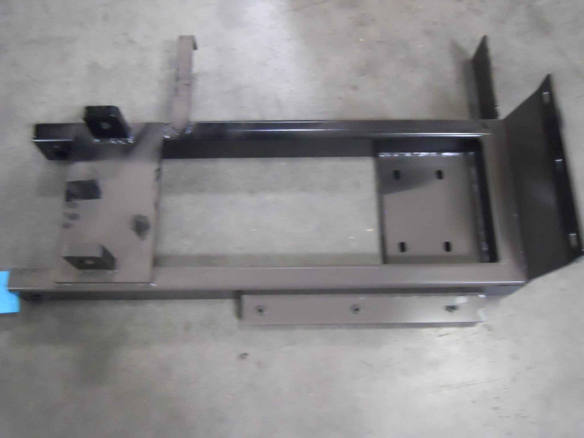 MAST PIVOT POINT WELD