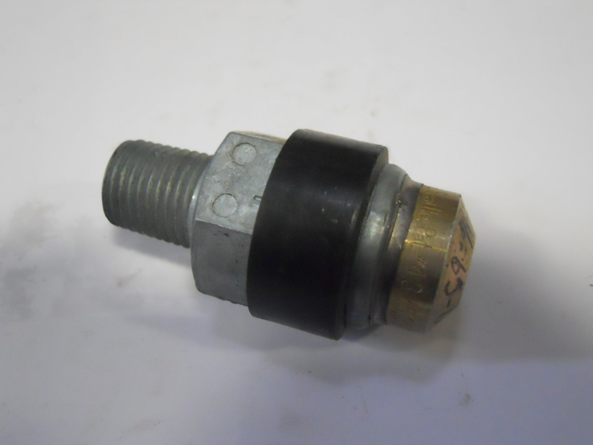 VALVE, FUEL TANK BREATHER 1/4"-18