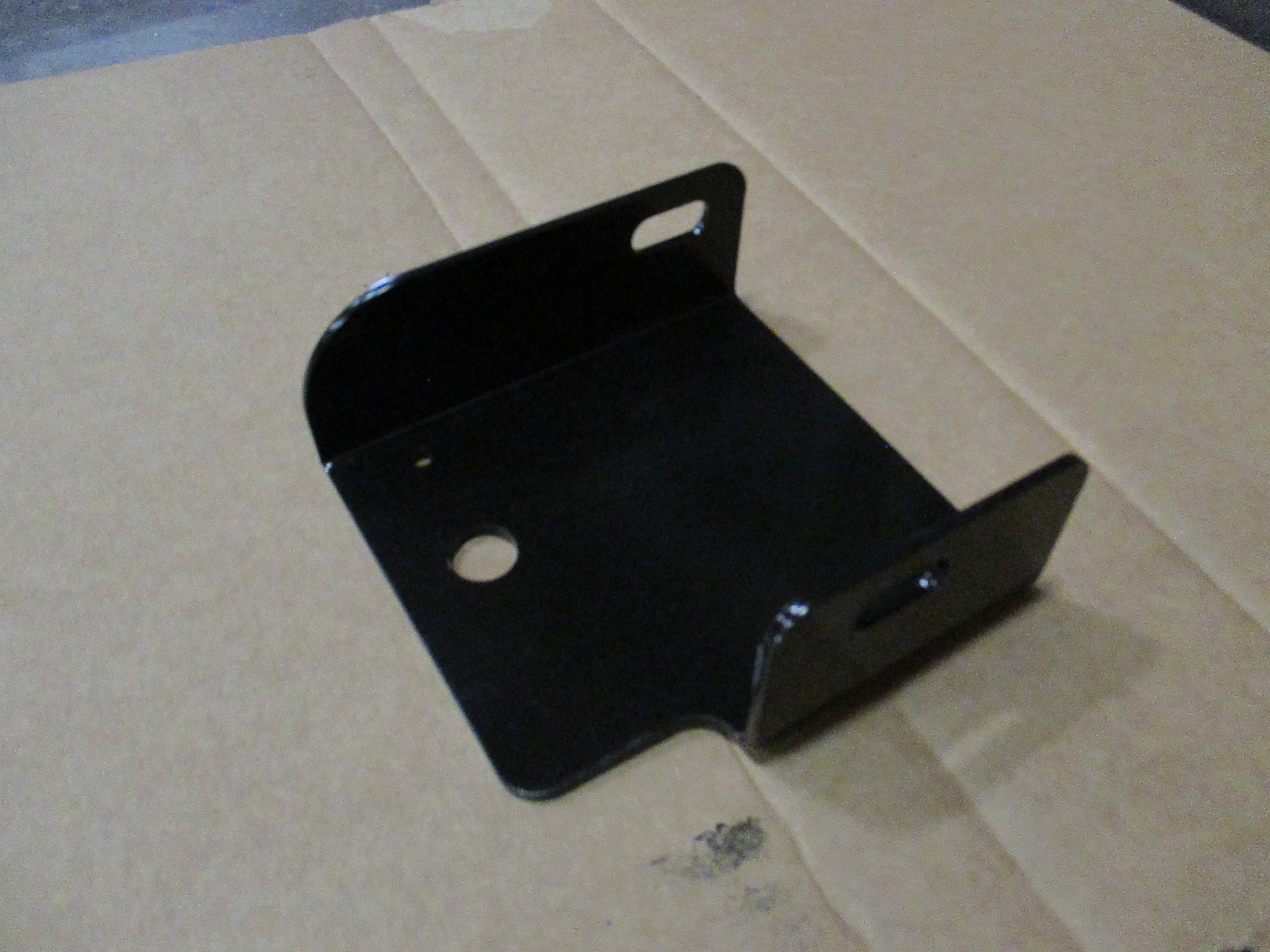MOUNT BRACKET SIDE DOOR LATCH