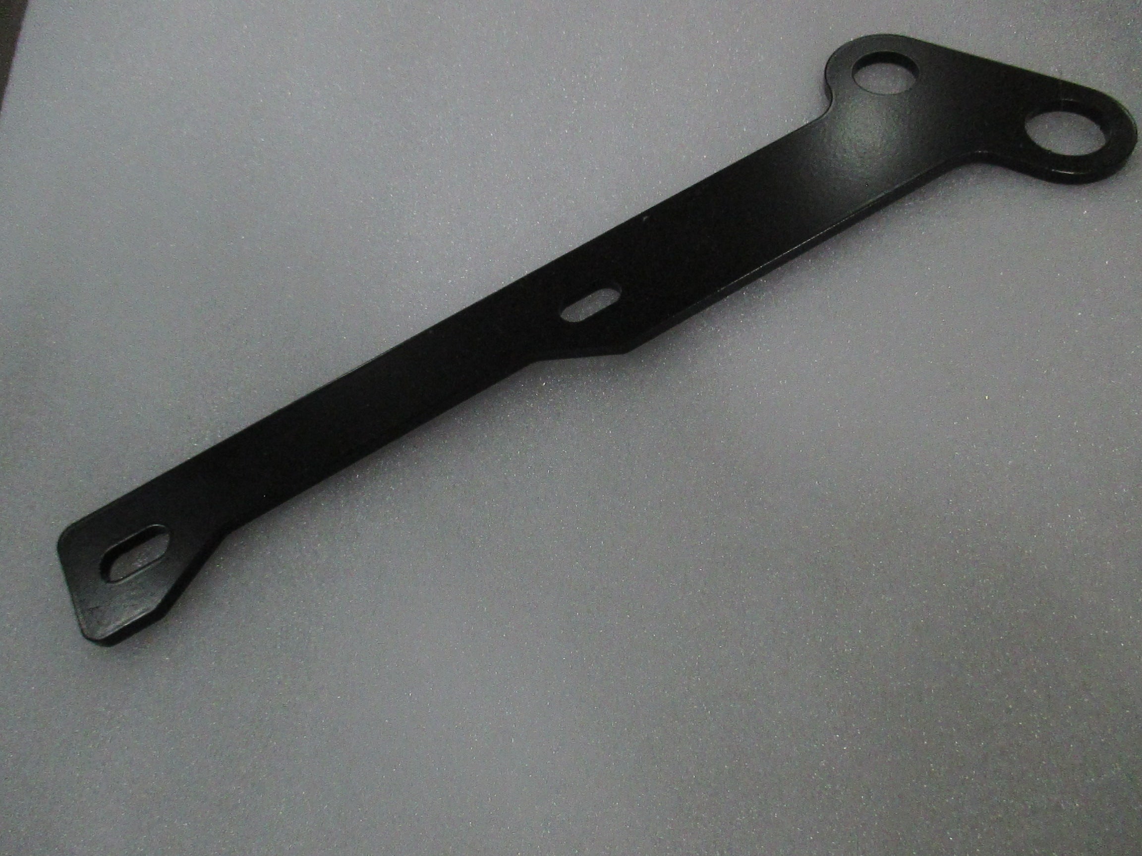 MOUNT BRACKET A/C CHARGE PORTS