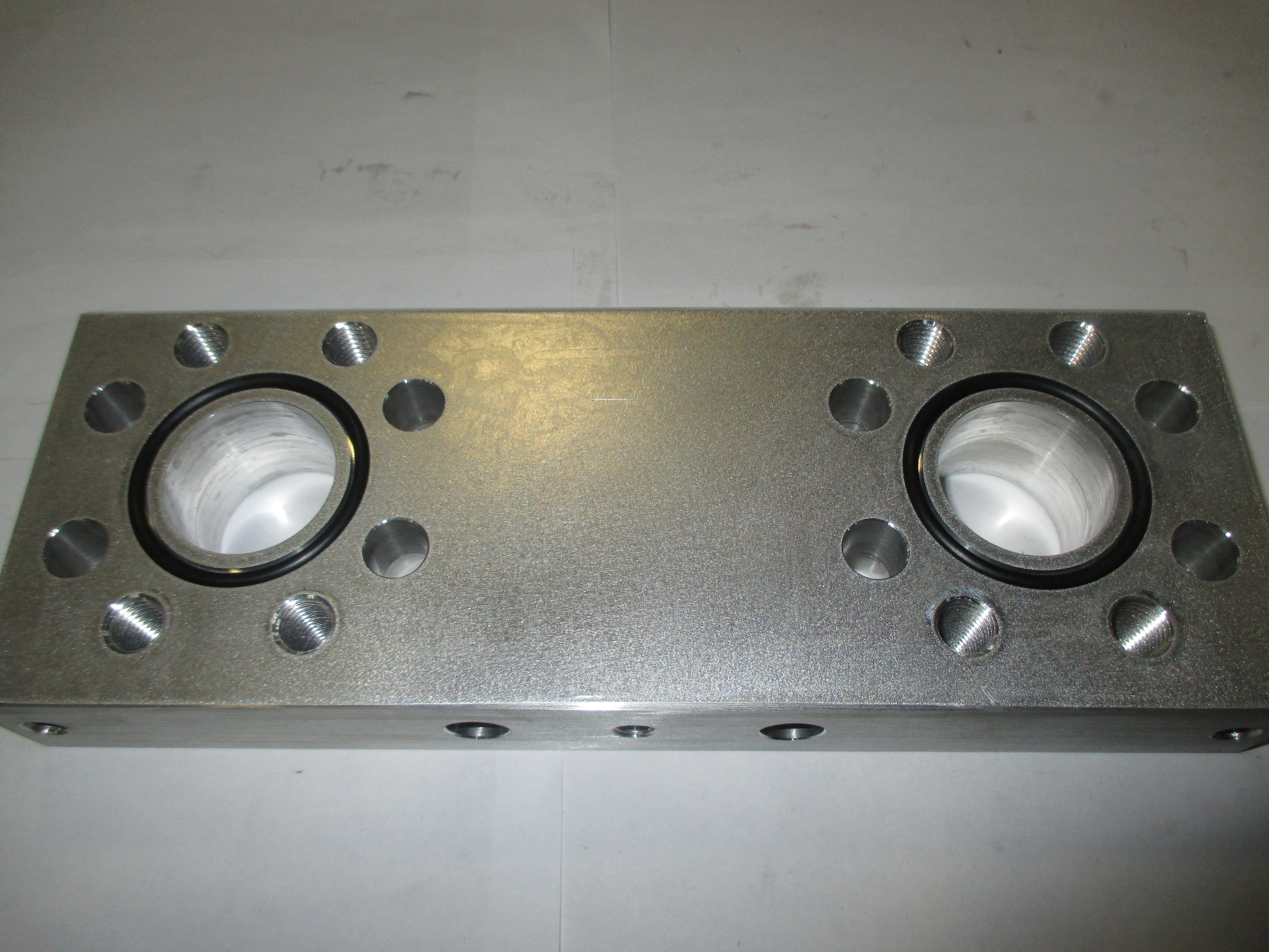 MANIFOLD FILTER COMBINER BASE