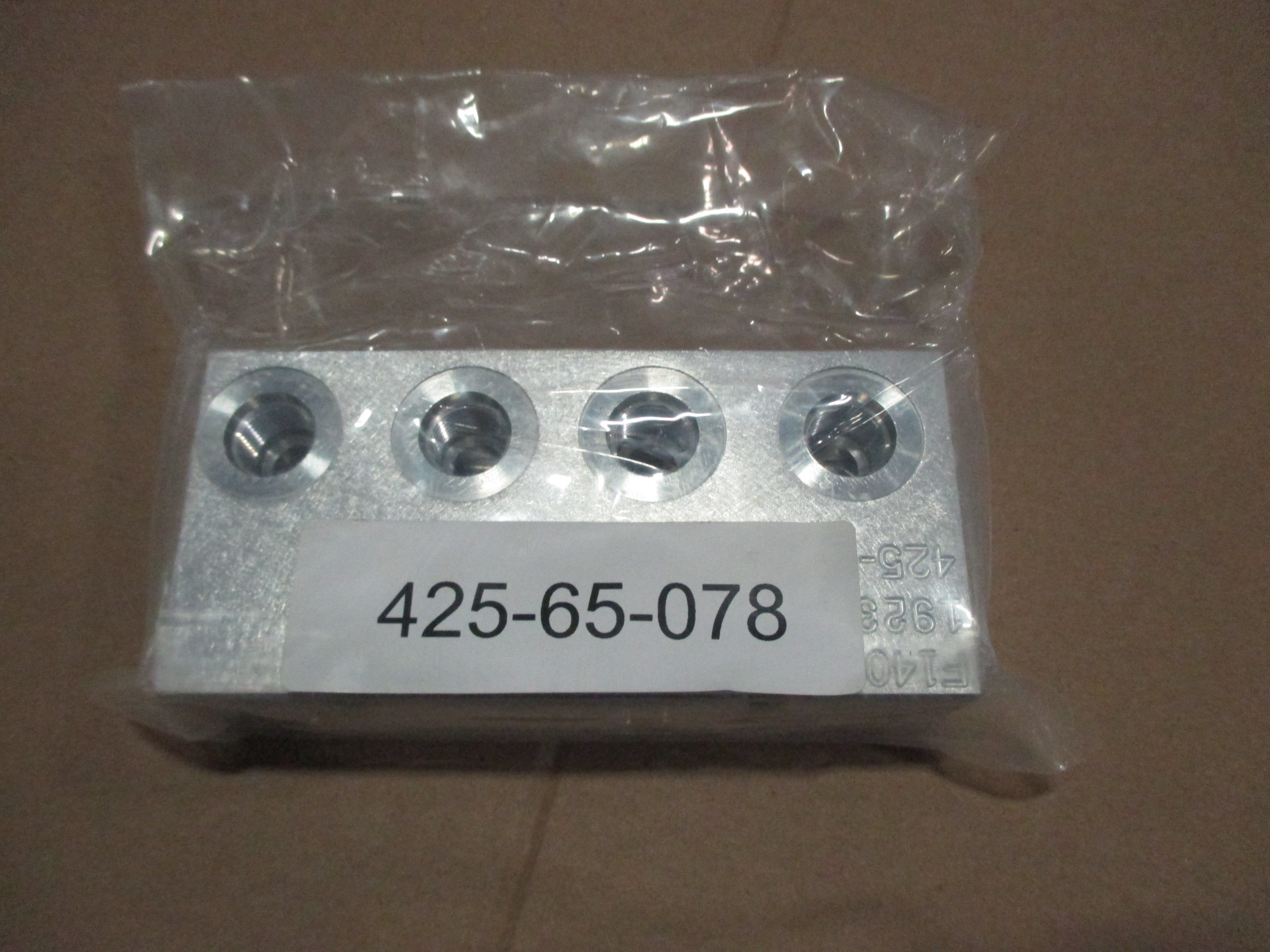 MANIFOLD 6 PORT #6 SAE ALUMINUM