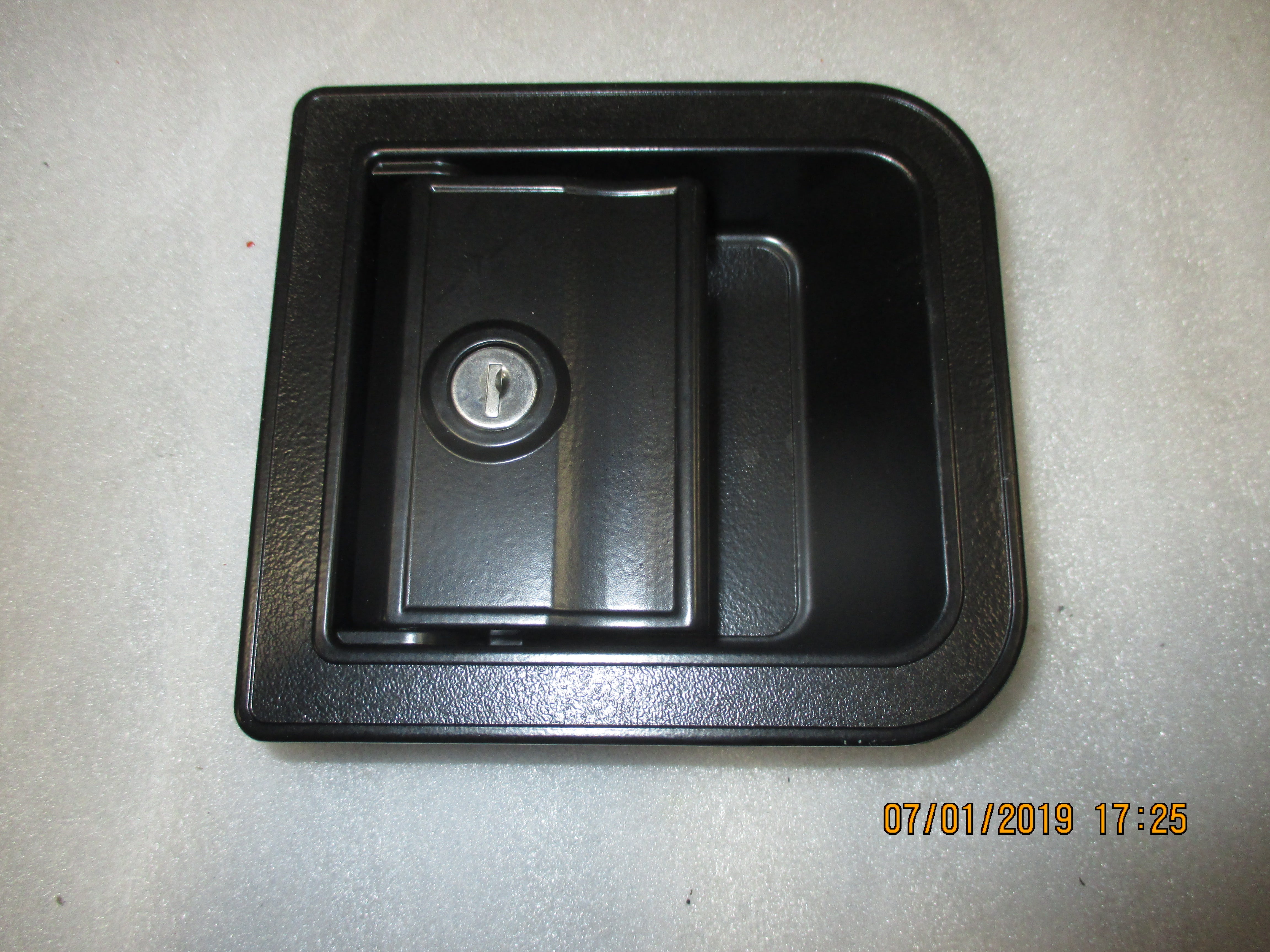 RH DOOR HANDLE, FTX300