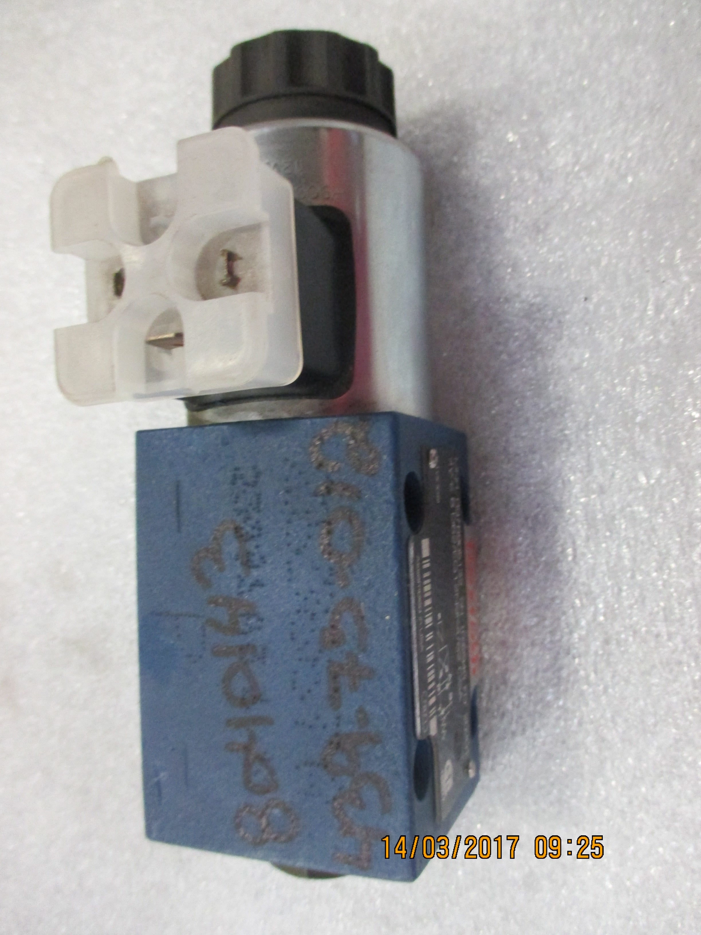 DIRECTIONAL CONTROL VALVE