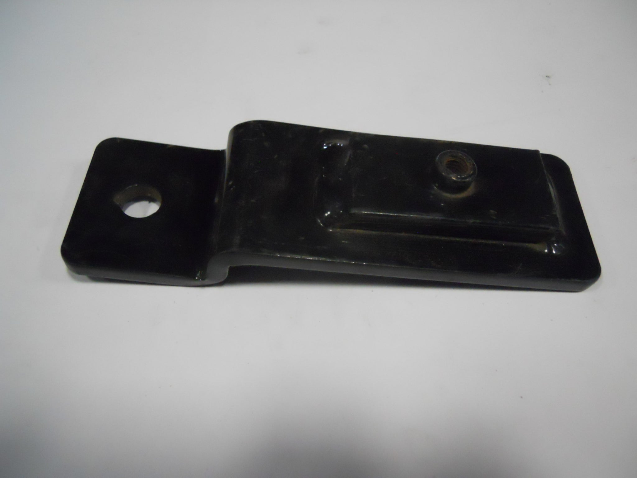 A/C LINE CLAMP UNDER CAB