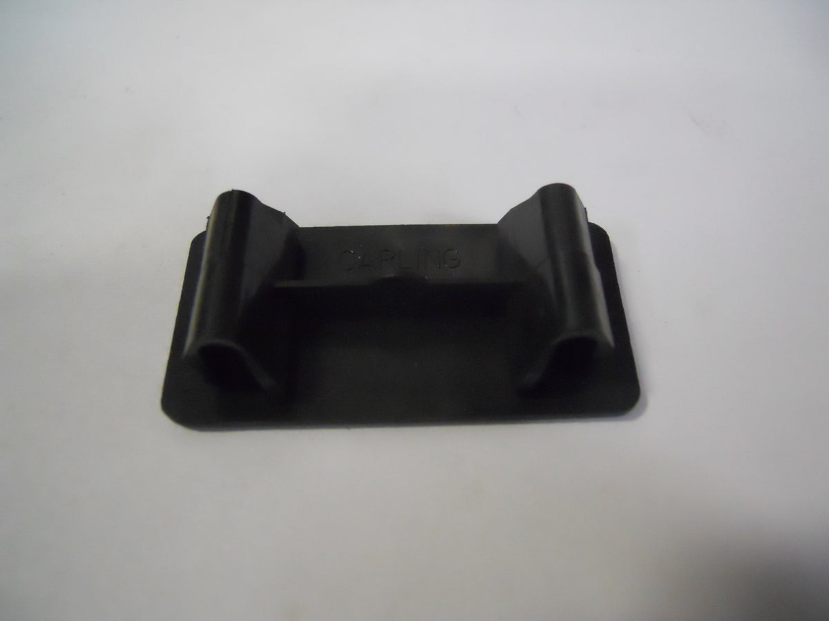 SWITCH MOUNTING PANEL PLUG