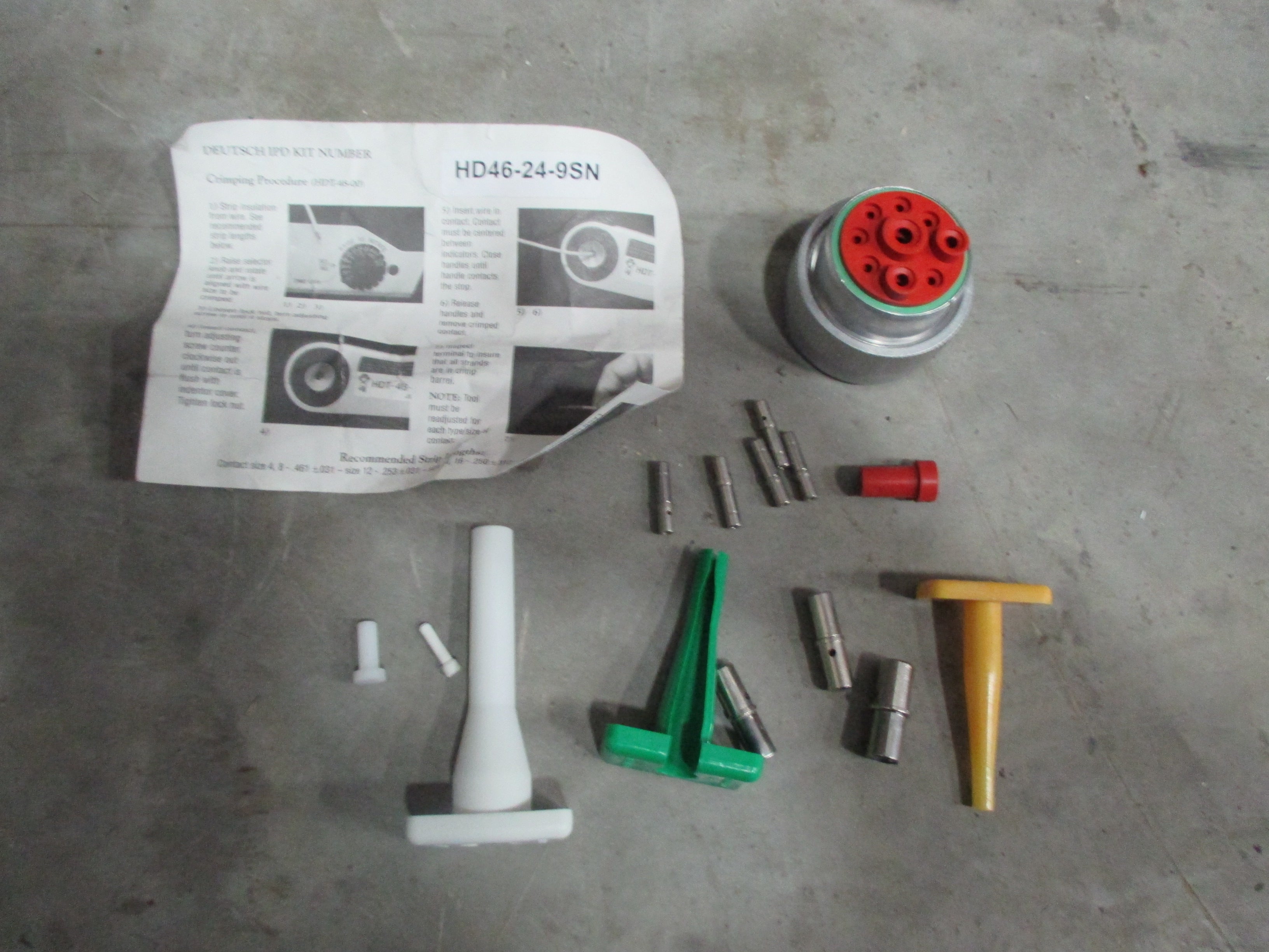 PLUG HD30 24-9 DEUTSCH,KIT