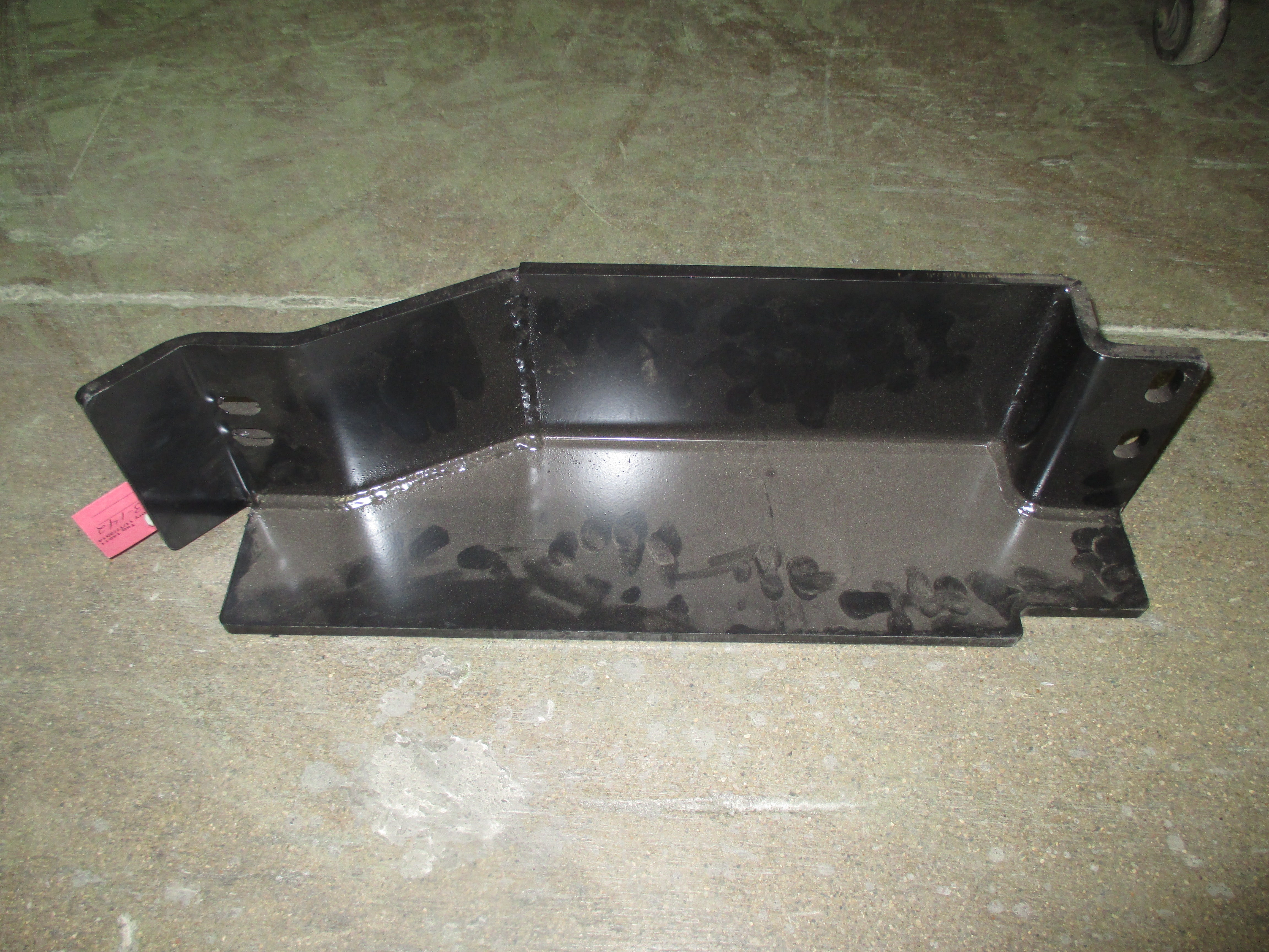 RIGHT LIFT CYLINDER GUARD WELD