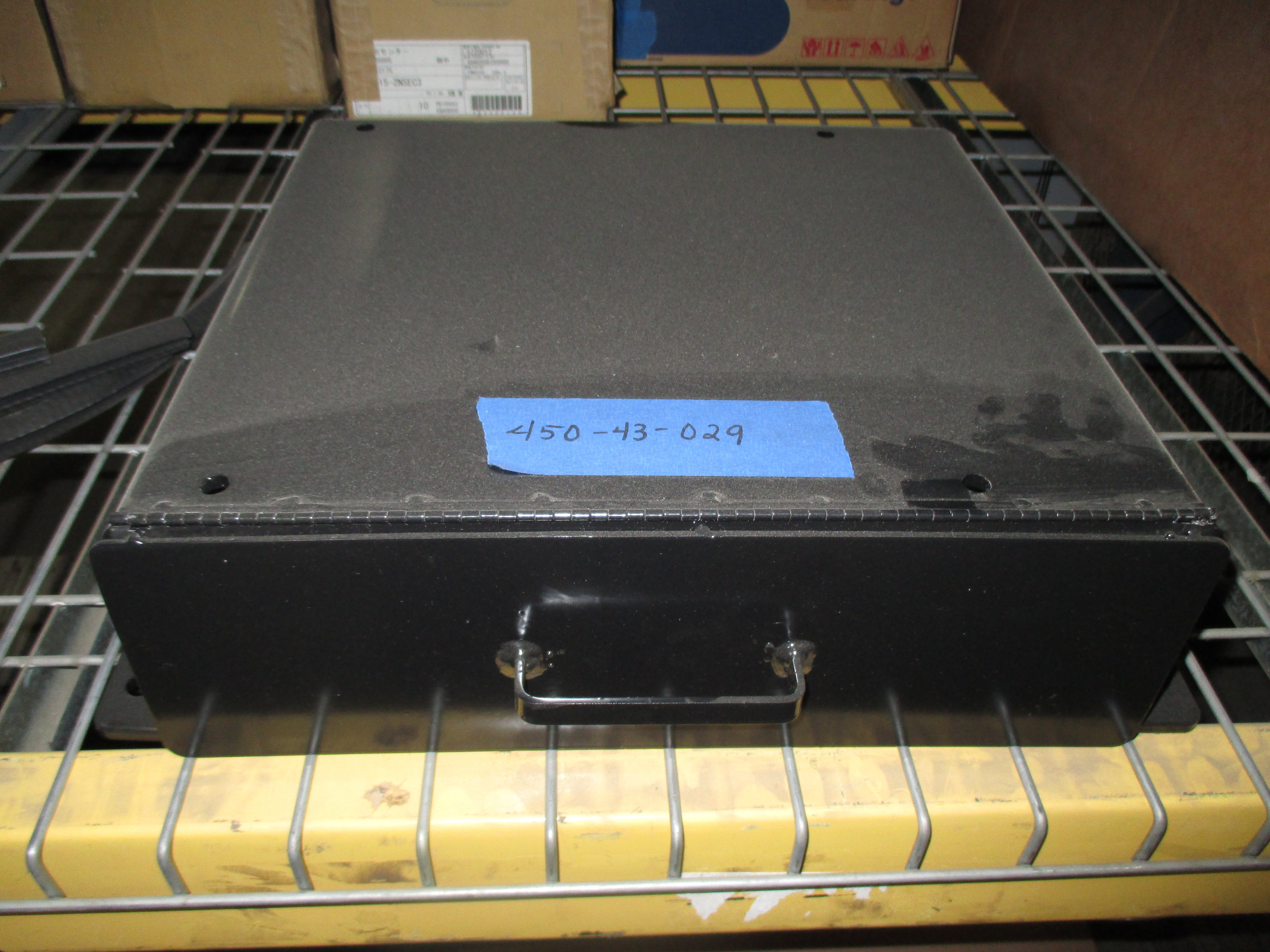 SEAT BASE MOUNT WELD