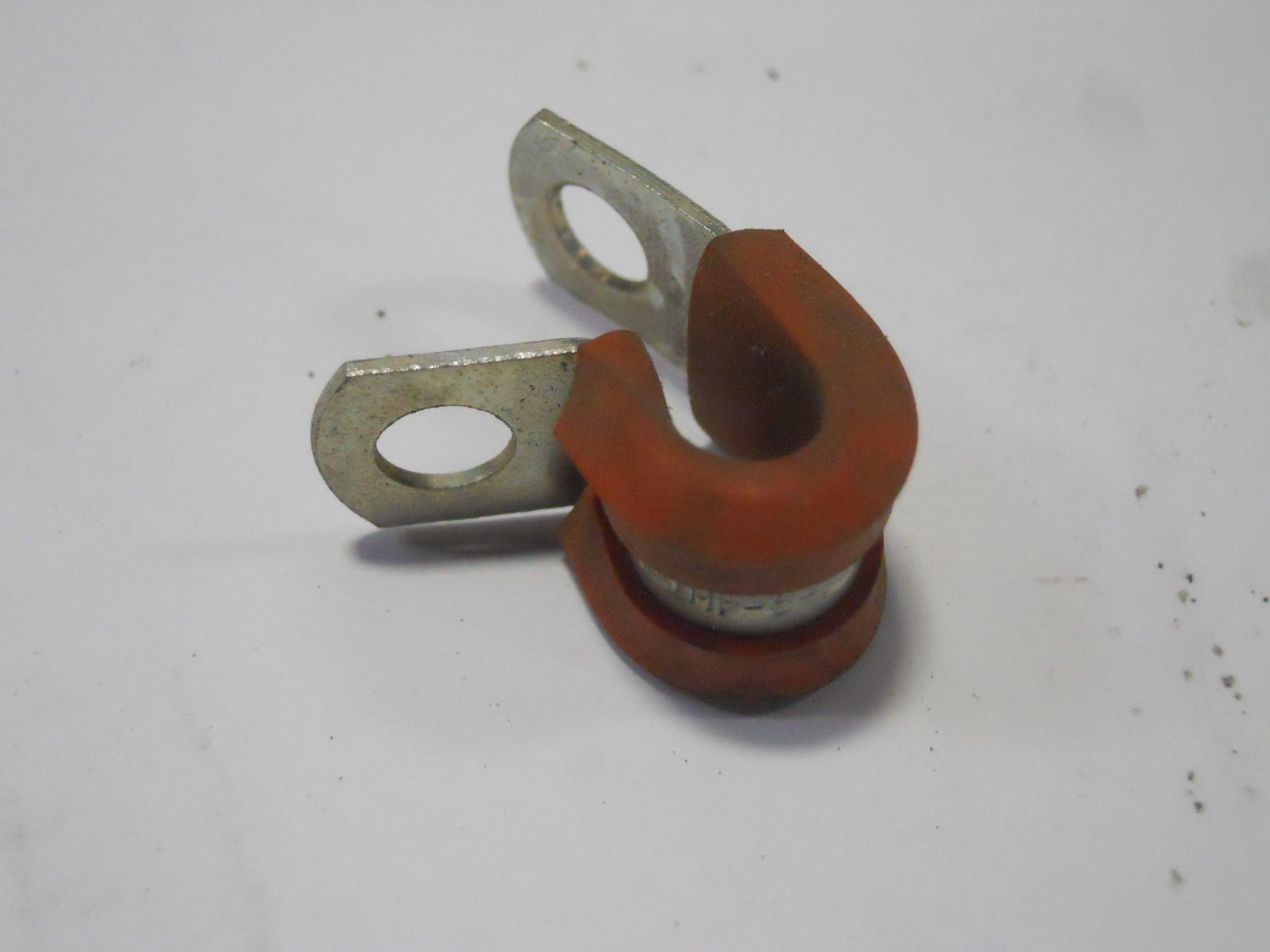 CLAMP RUBBER CUSHIONED LOOP #4