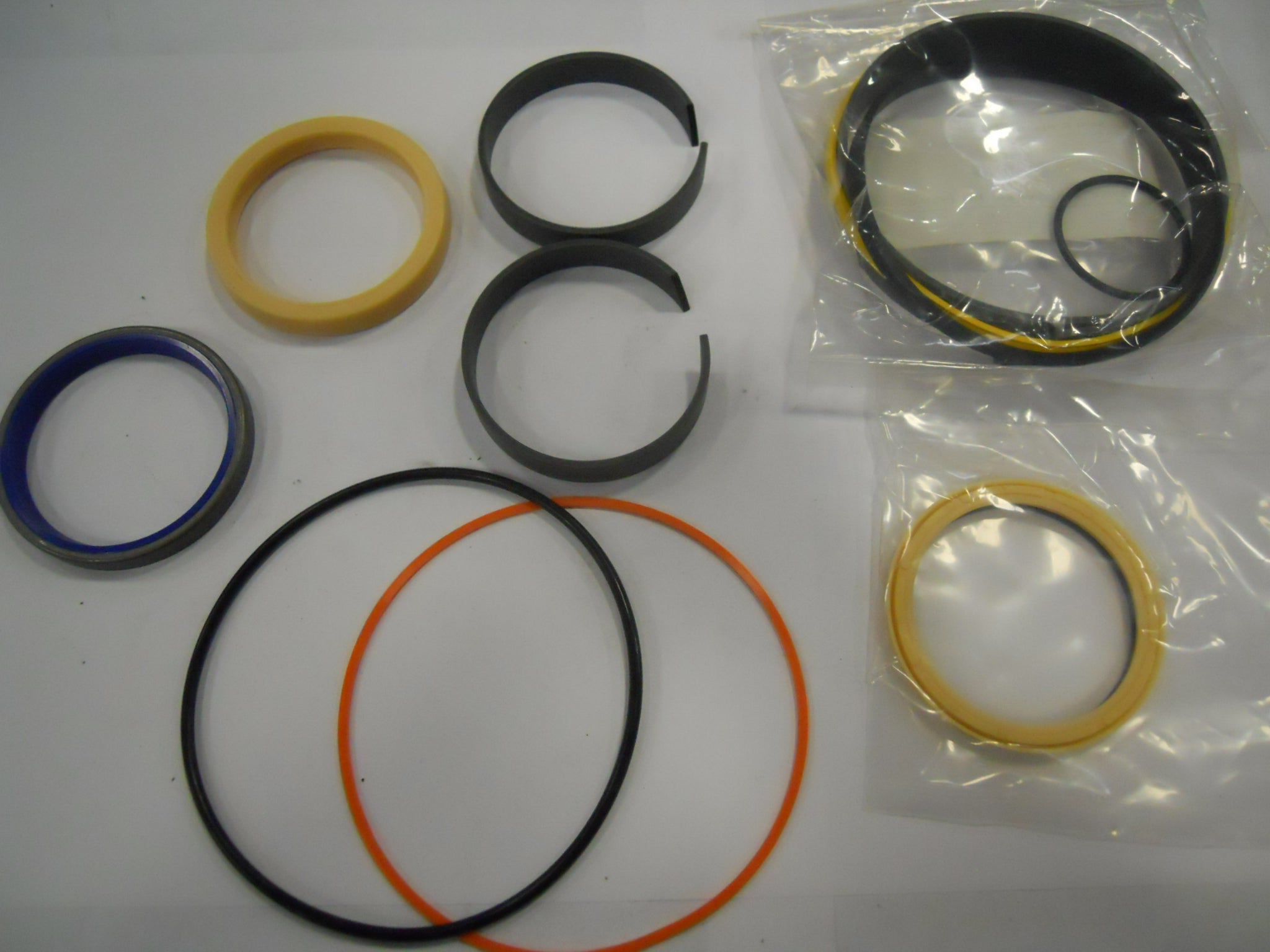 LIFT/TILT CYLINDER SEAL KIT
