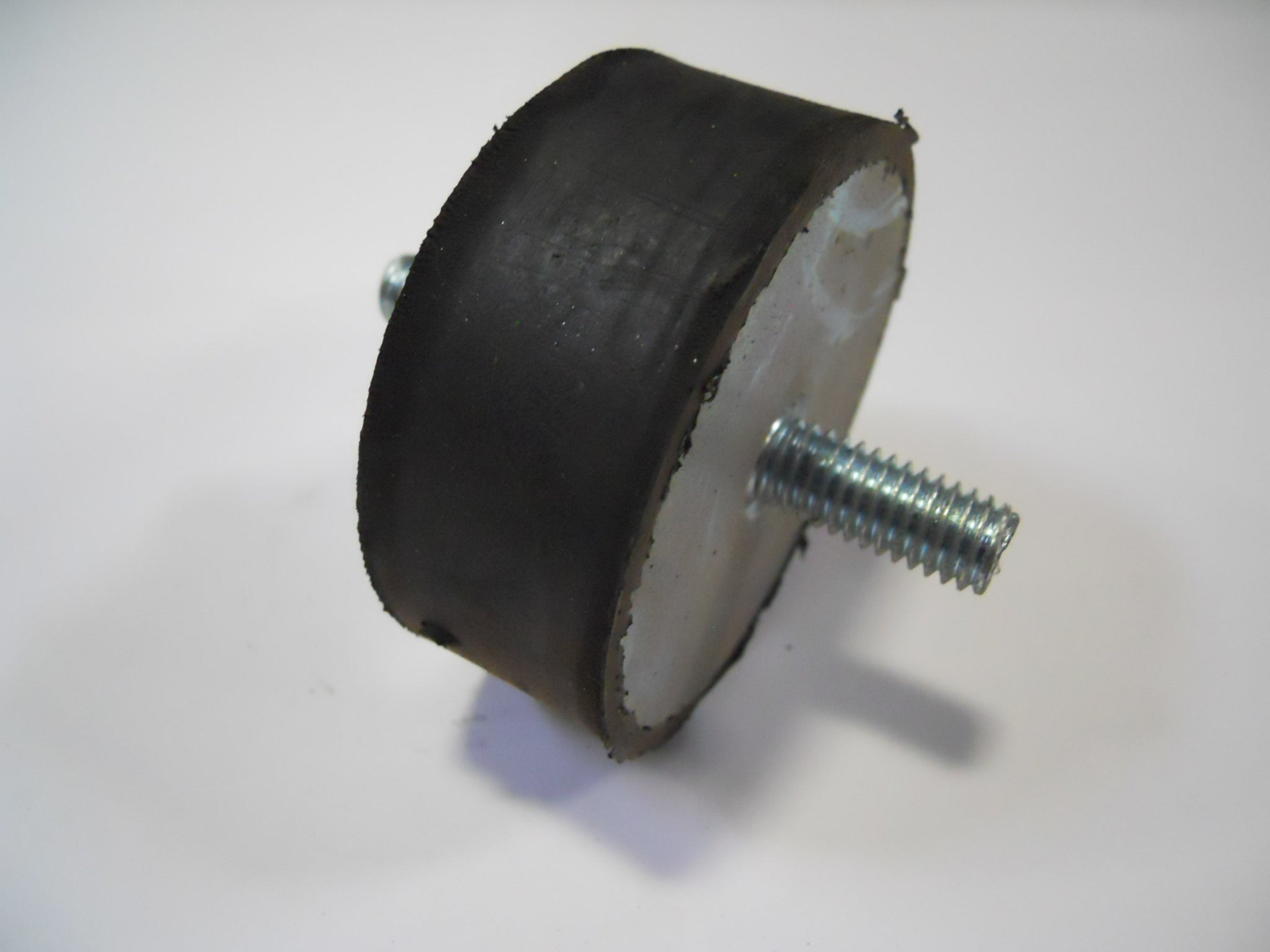 SHOCK MOUNT STUD/PLATE 3/8" 325#