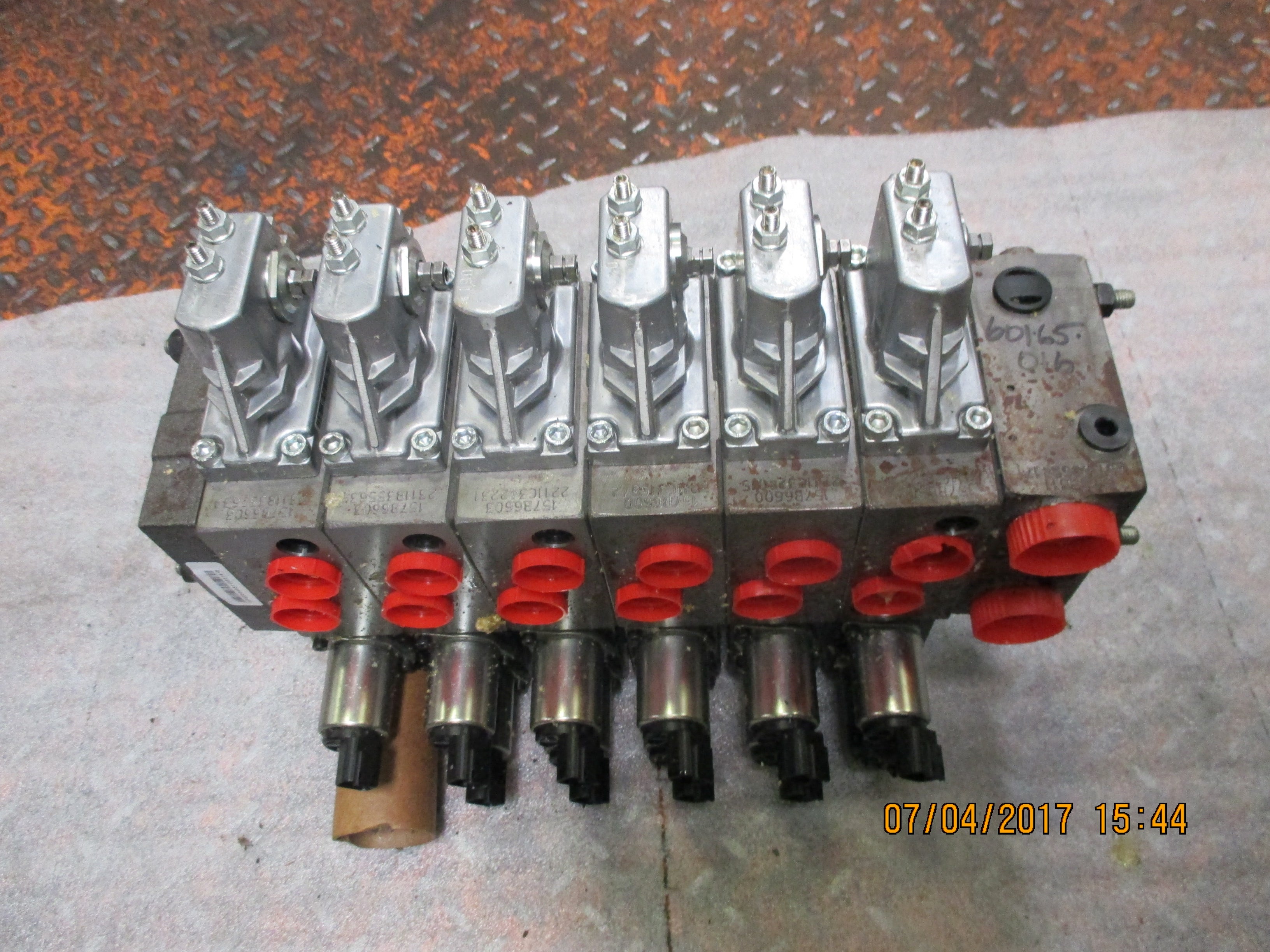 VALVE HYD DANFOSS 6 SECTION