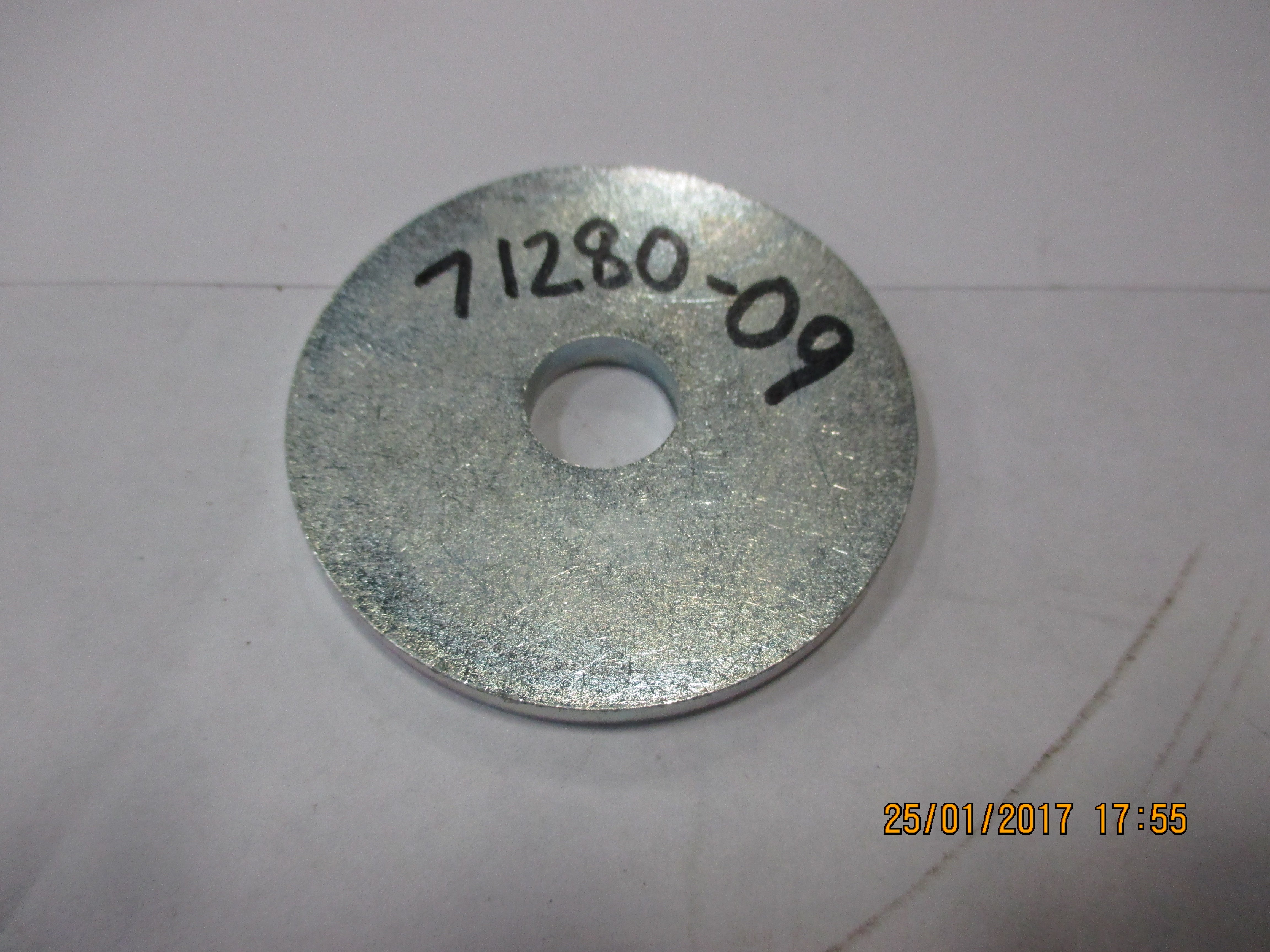 WASHER 2 1/4 X 9/16 X 6 GA ZN