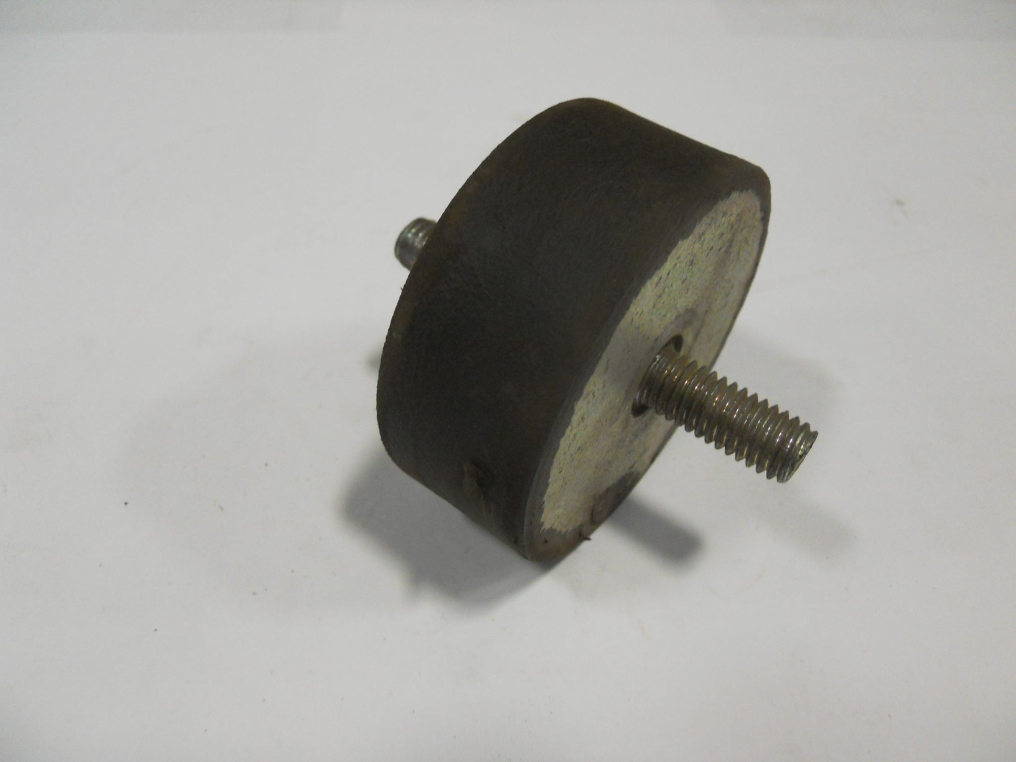 Shock Mount 2 Screw (Hyd tank)