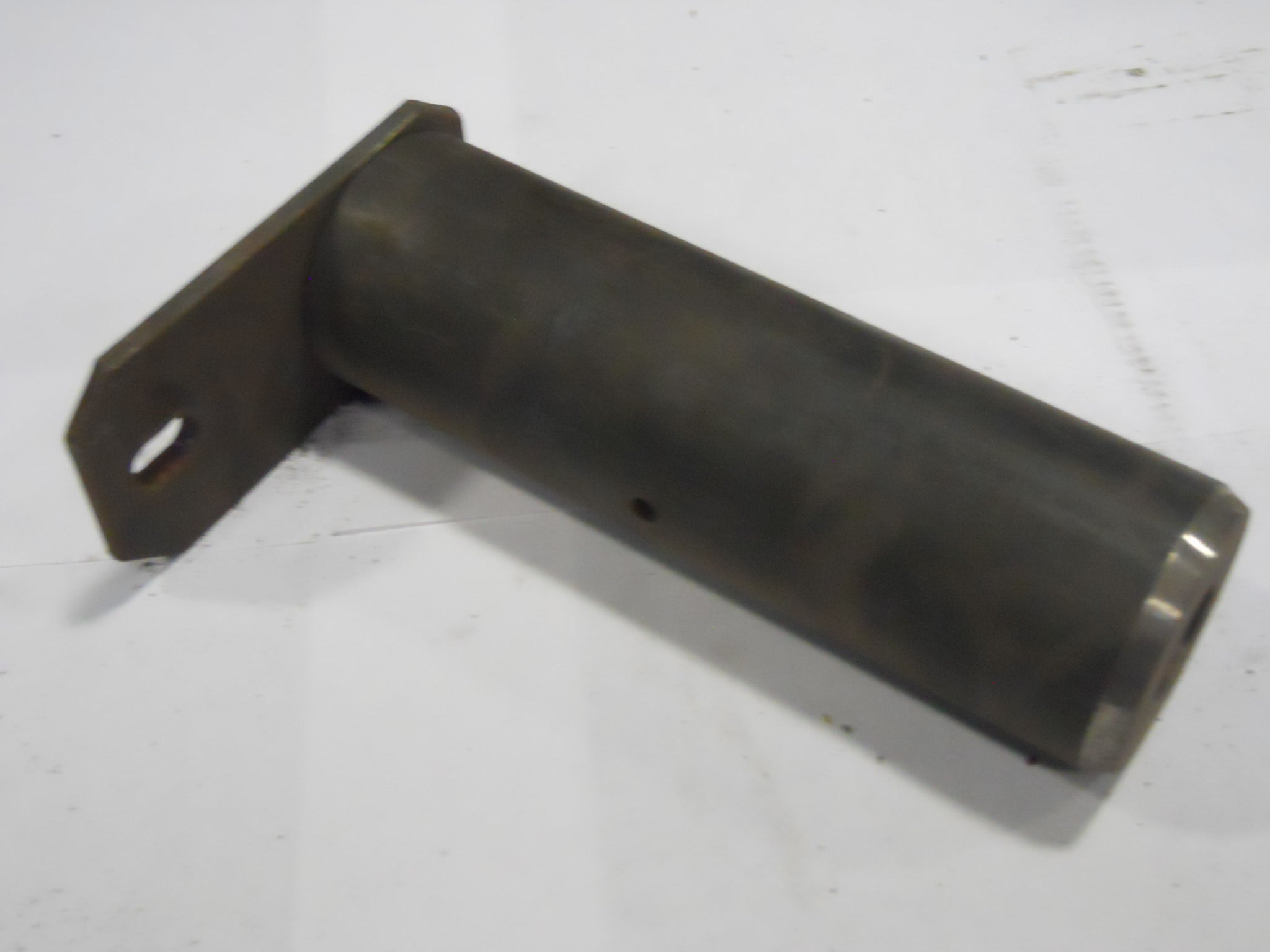 Lower Mount Pin Weld