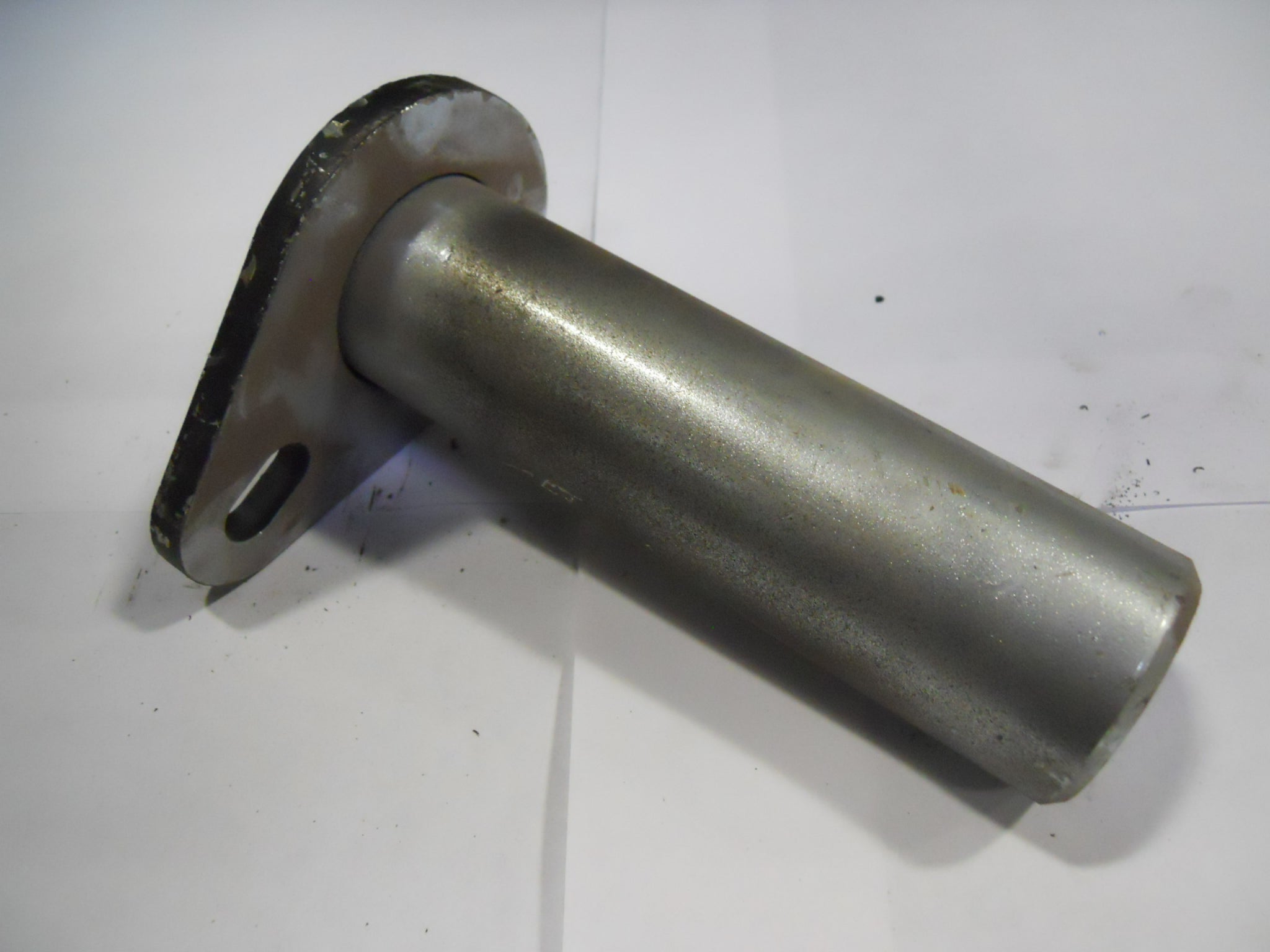 LOWER MOUNTING PIN BH250