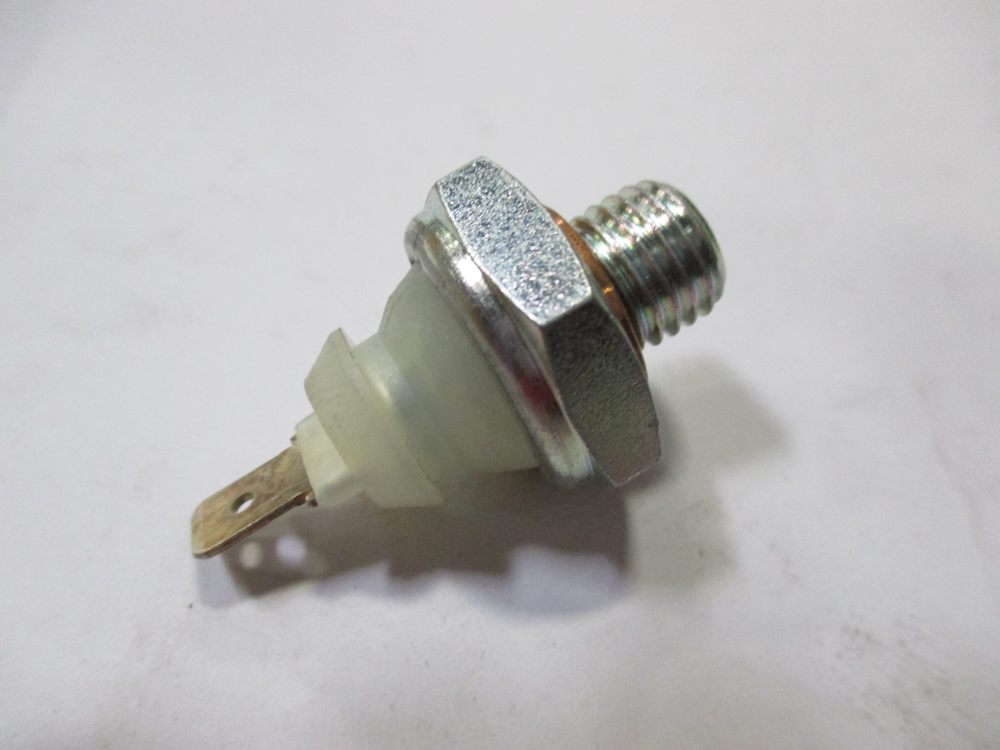 OIL-PRESSURE SWITCH 0.2 TO 0.5 BAR