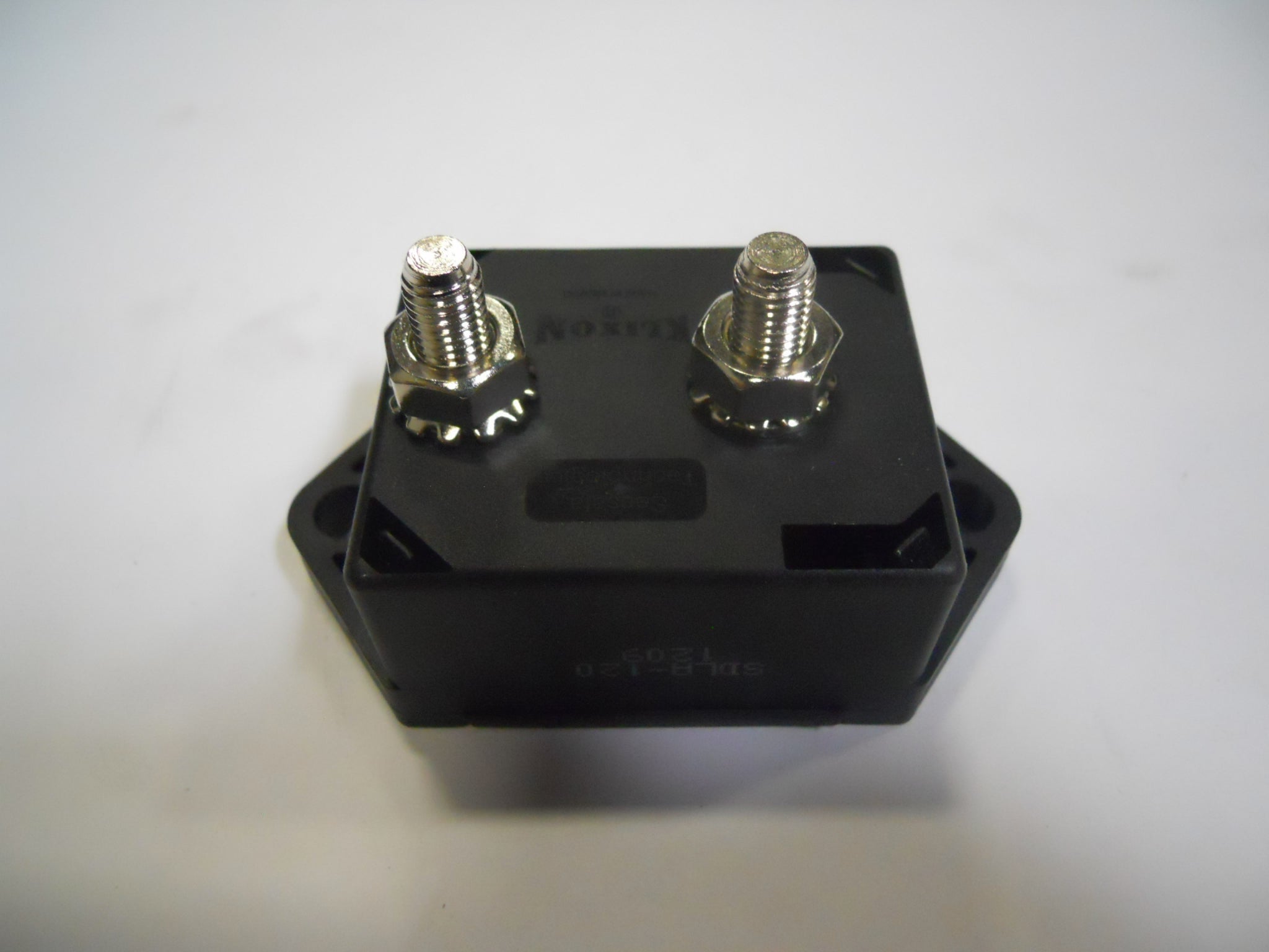 Circuit breaker 120a