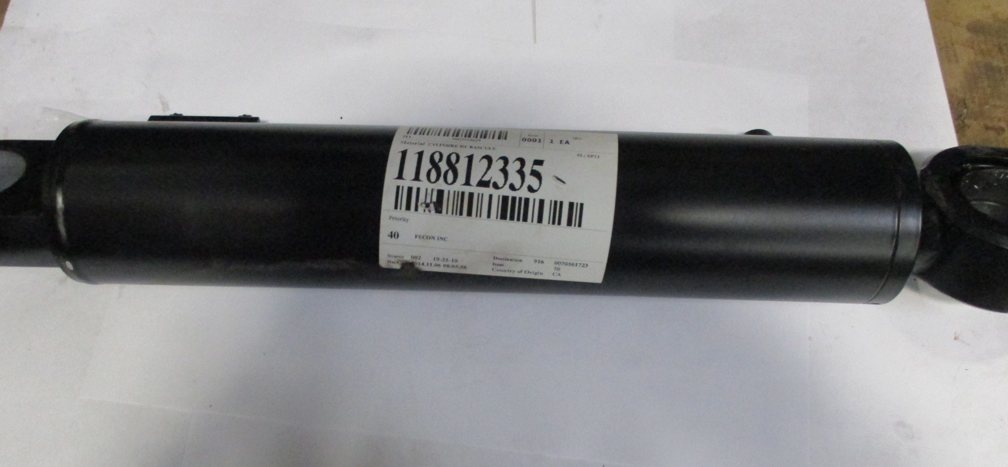 Tilt cylinder