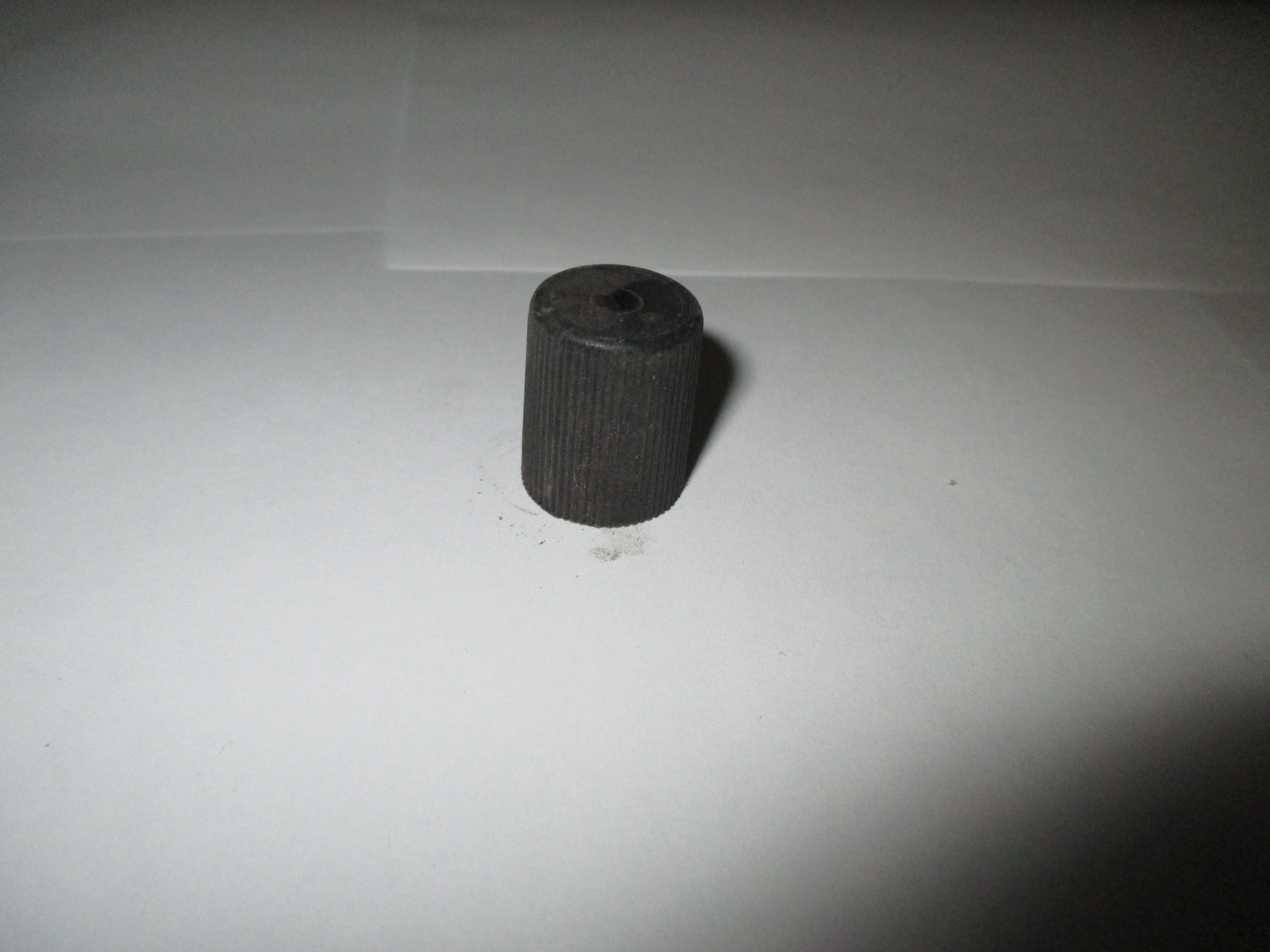 MEDIUM AC LINE CAPS