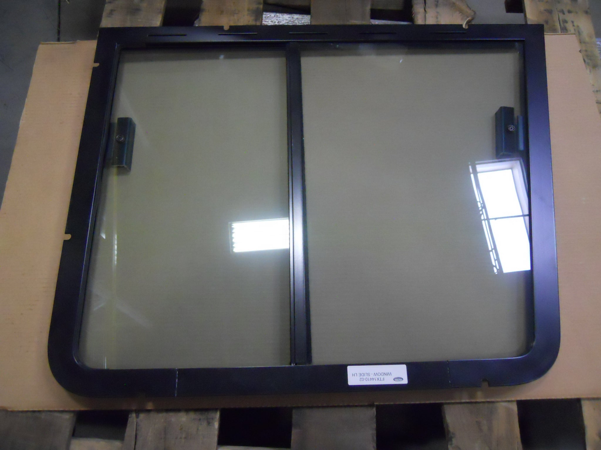 WINDOW - SLIDE LH
