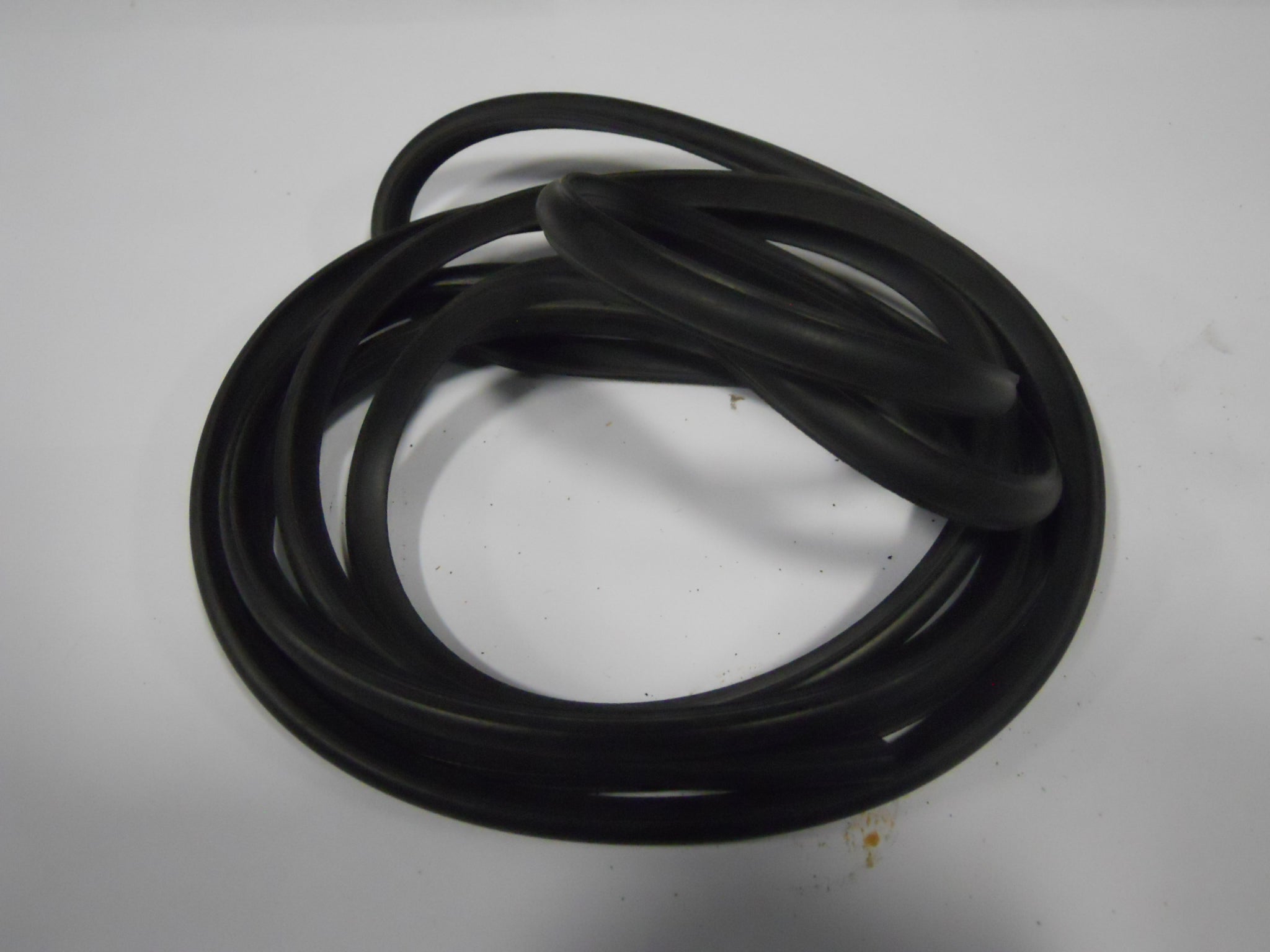 REAR WINDOW 2 PC LOCK WEATHERSTRIP